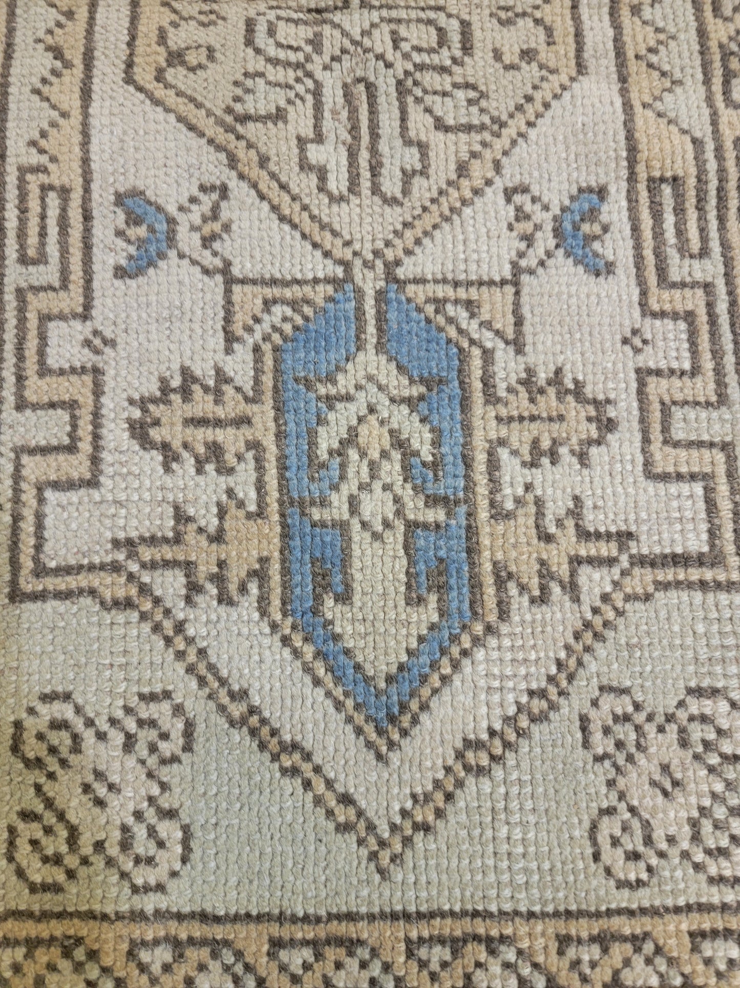 Hand-Knotted Wool Area Rug Turkish Oushak 2'8" x 4'3"