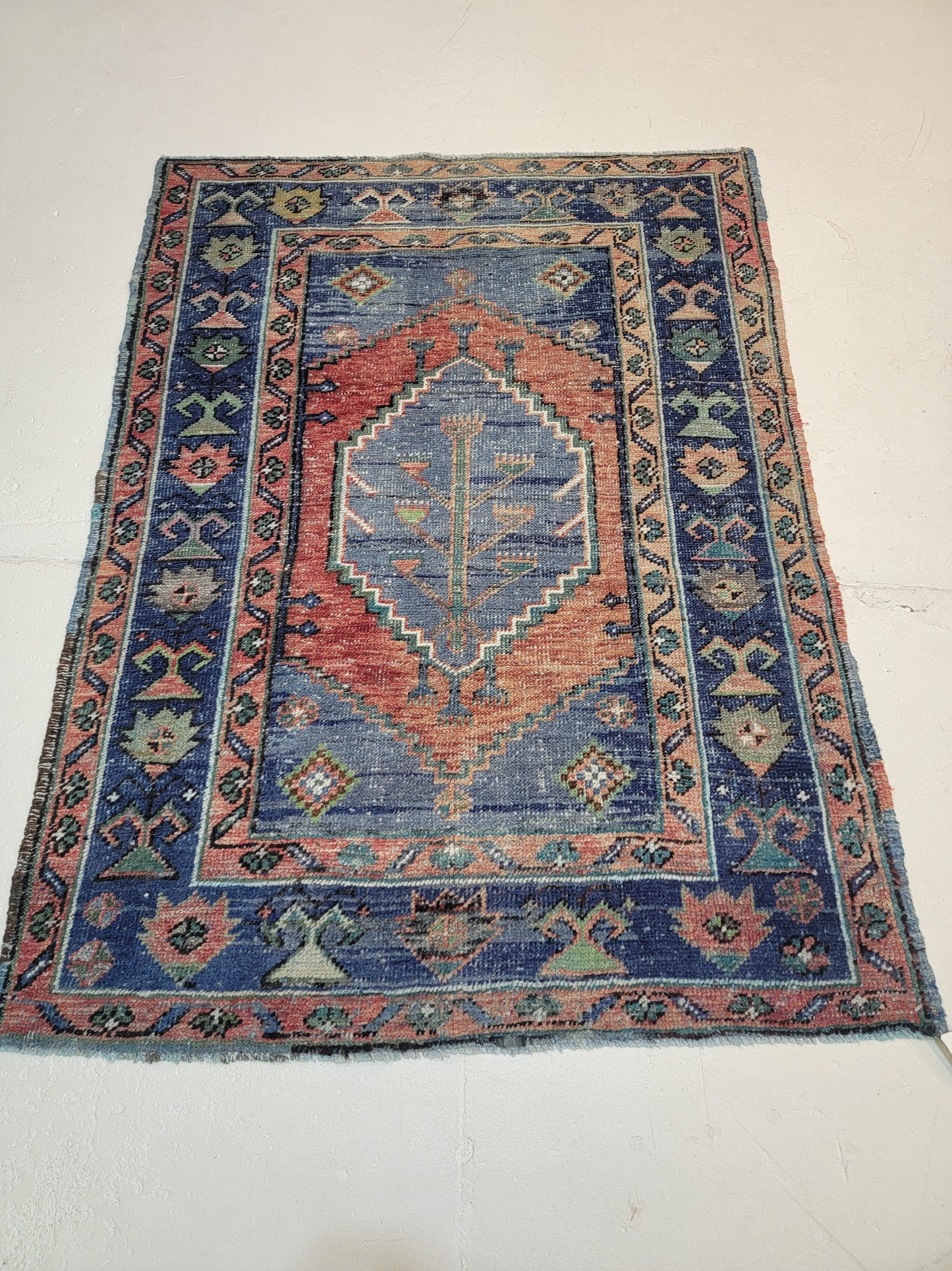 Hand-Knotted Wool Area Rug Turkish Oushak 3'6" x 4'8"