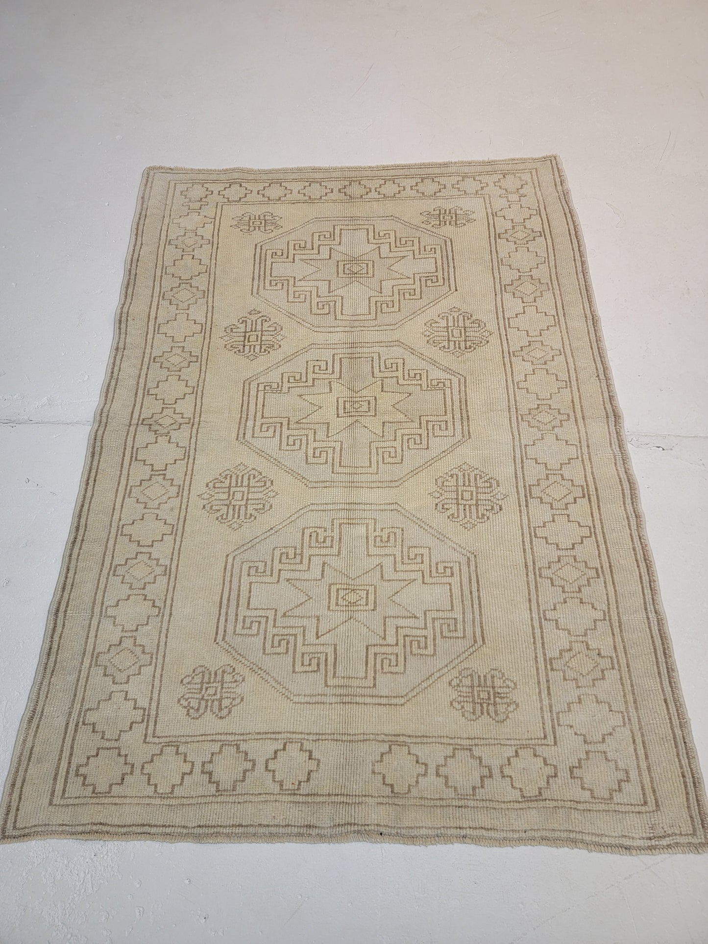 Hand-Knotted Wool Area Rug Turkish Oushak 3'3" x 5'5"