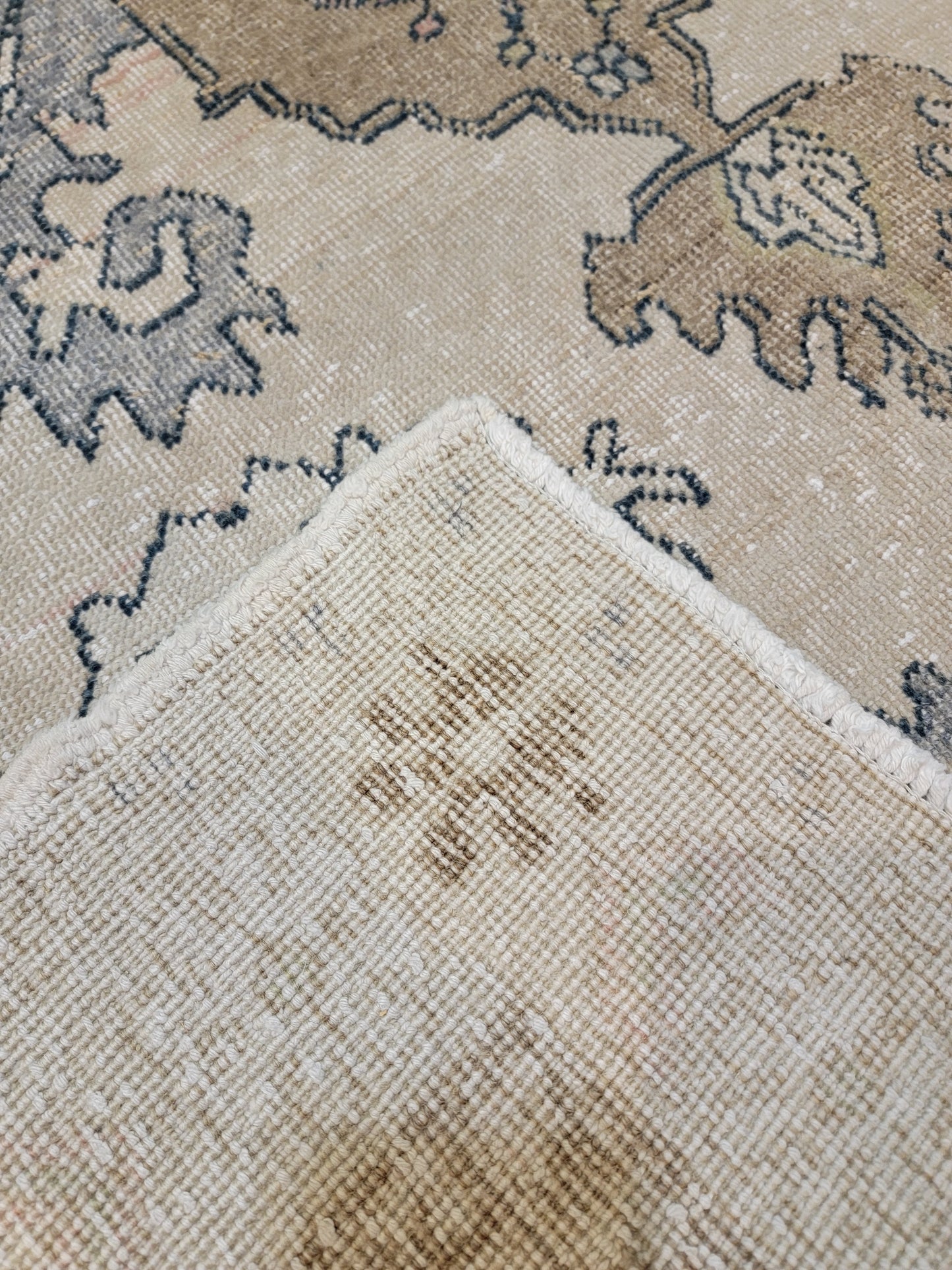 Hand-Knotted Wool Area Rug Turkish Oushak 4'5" x 5'5"