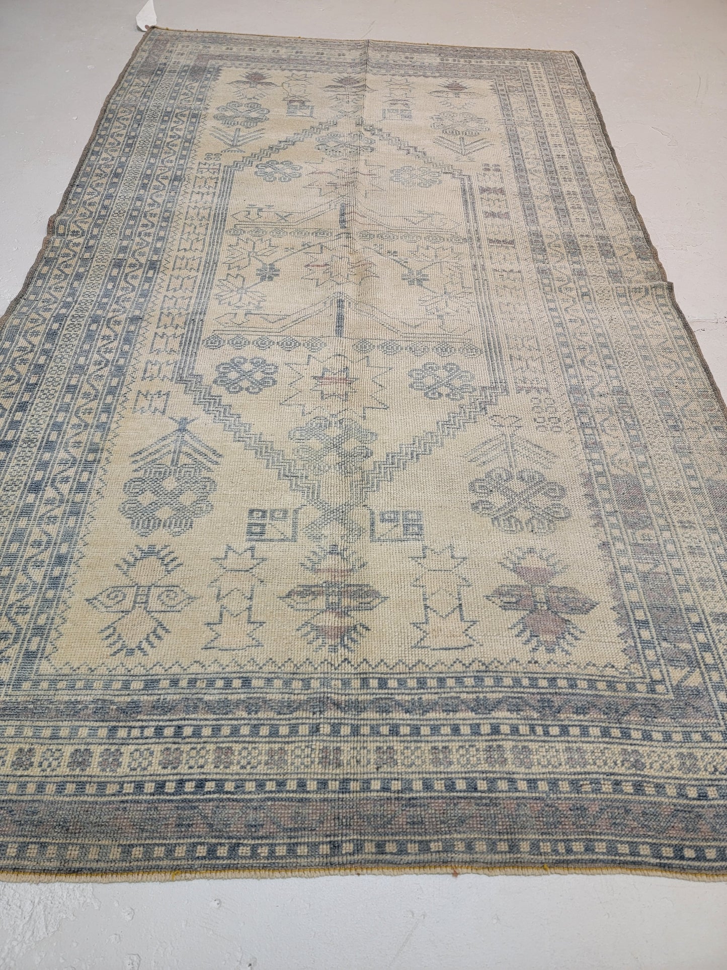 Hand-Knotted Wool Area Rug Turkish Oushak 3'9" x 6'5"