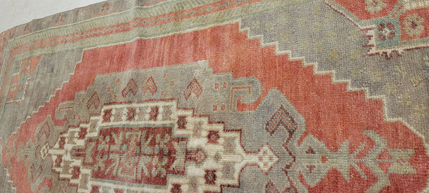 Hand-Knotted Wool Rug Turkish Oushak 3'2" x 5'3"