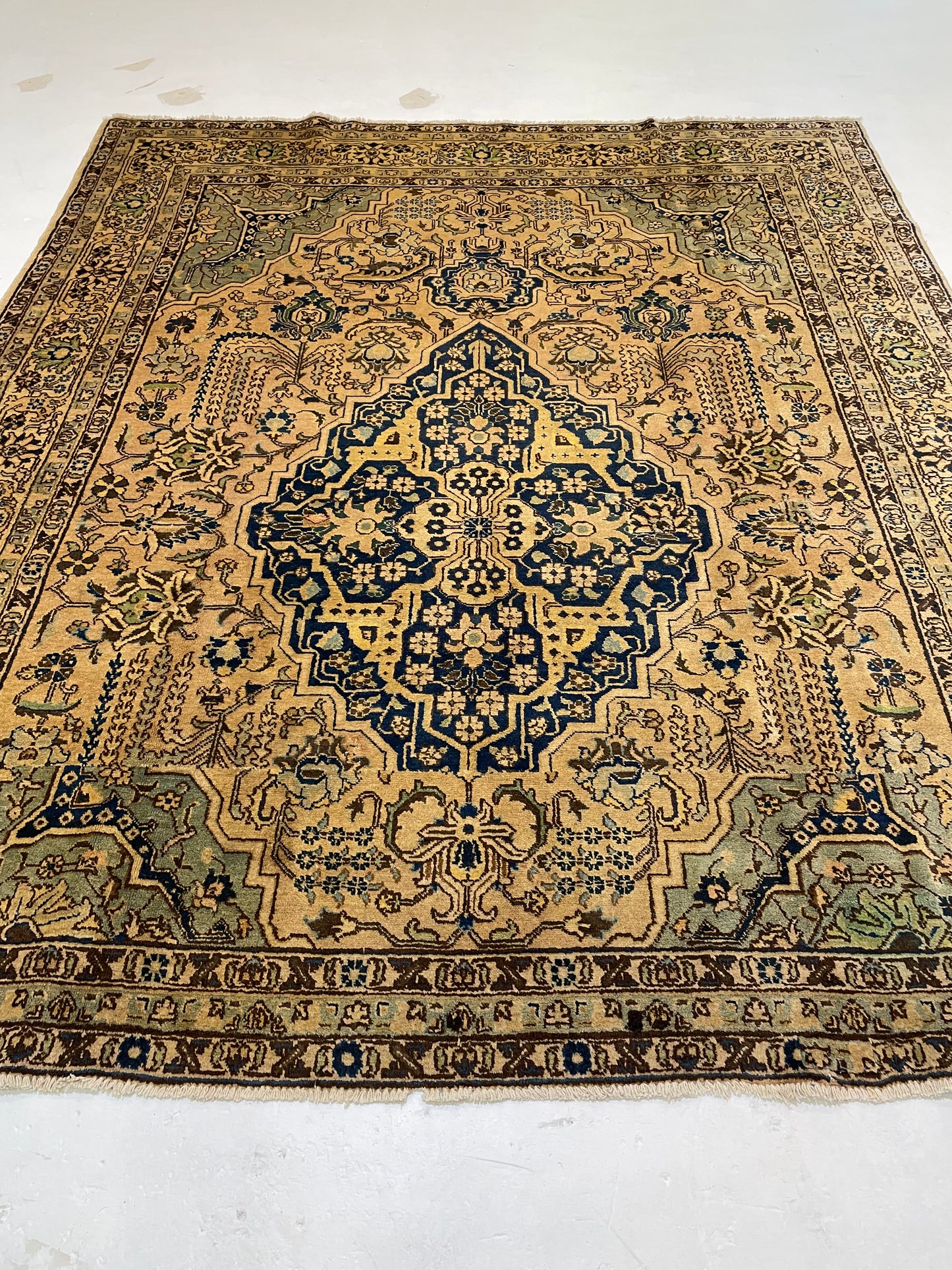 Hand-Knotted Wool Rug Tabriz 7'6" x 8'7"