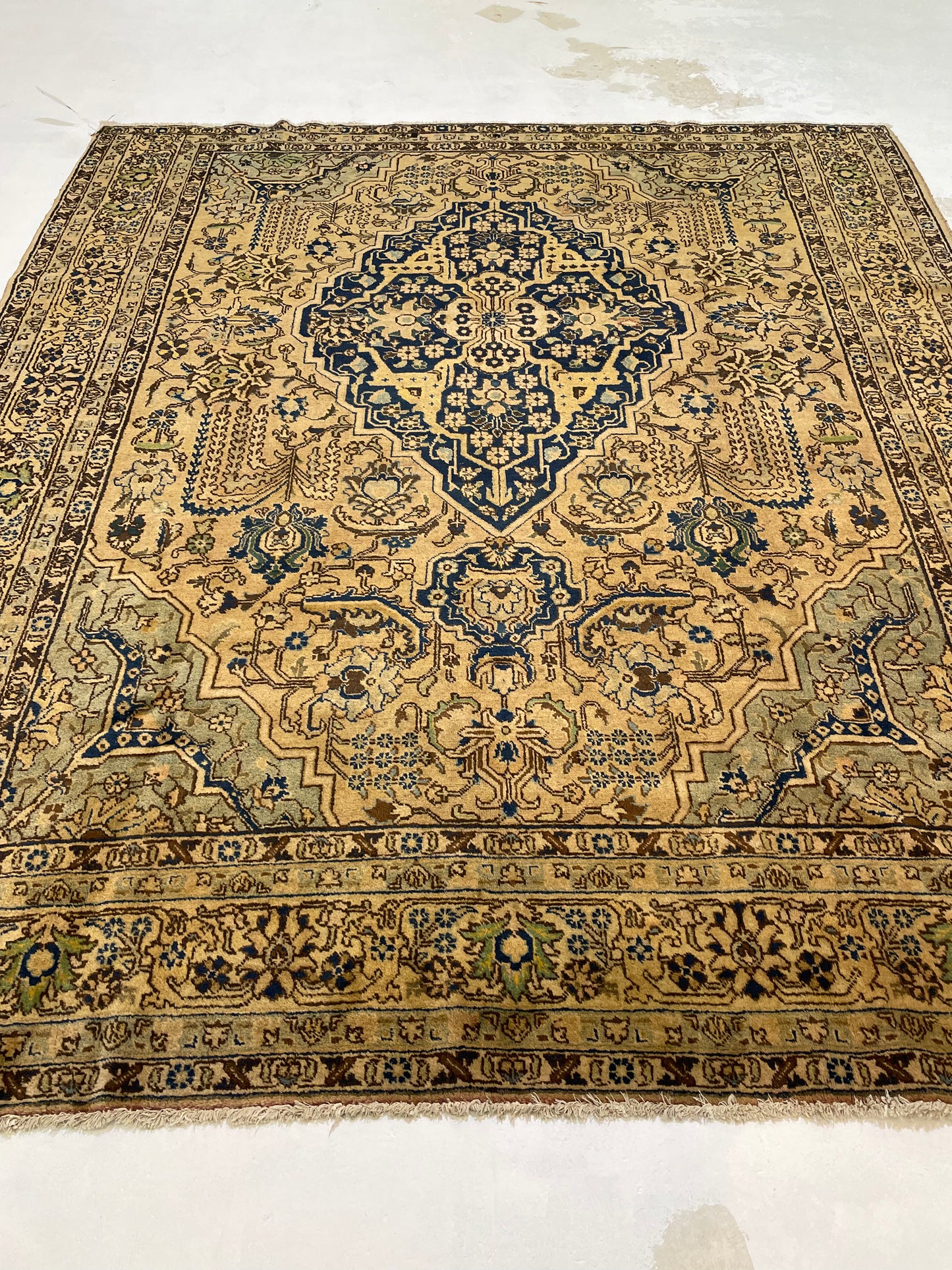 Hand-Knotted Wool Rug Tabriz 7'6" x 8'7"