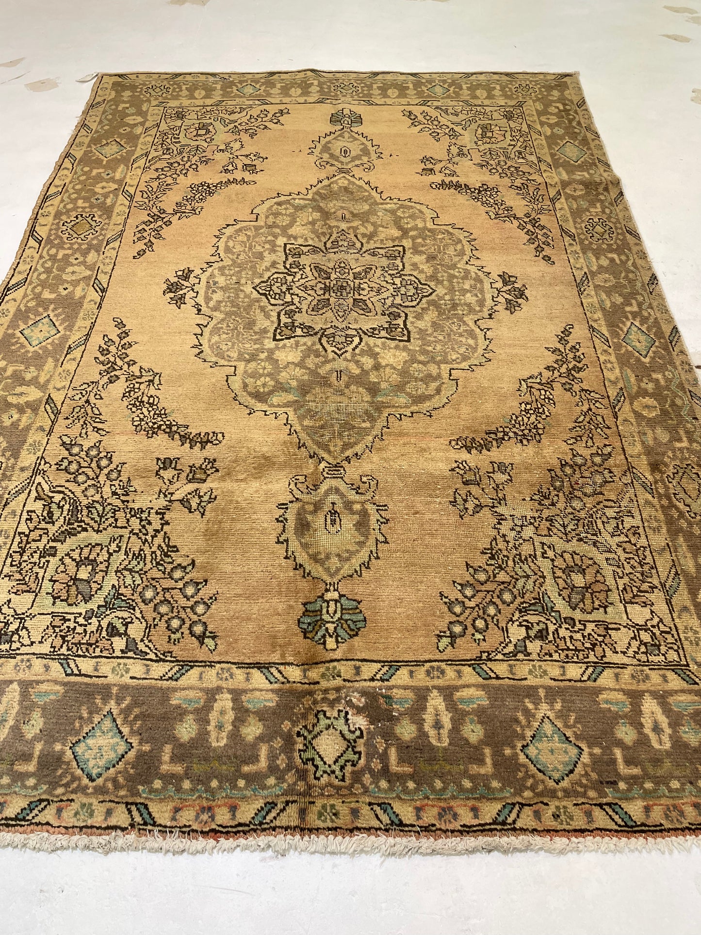 Hand-Knotted Wool Rug Tabriz 6'5" x 9'5"