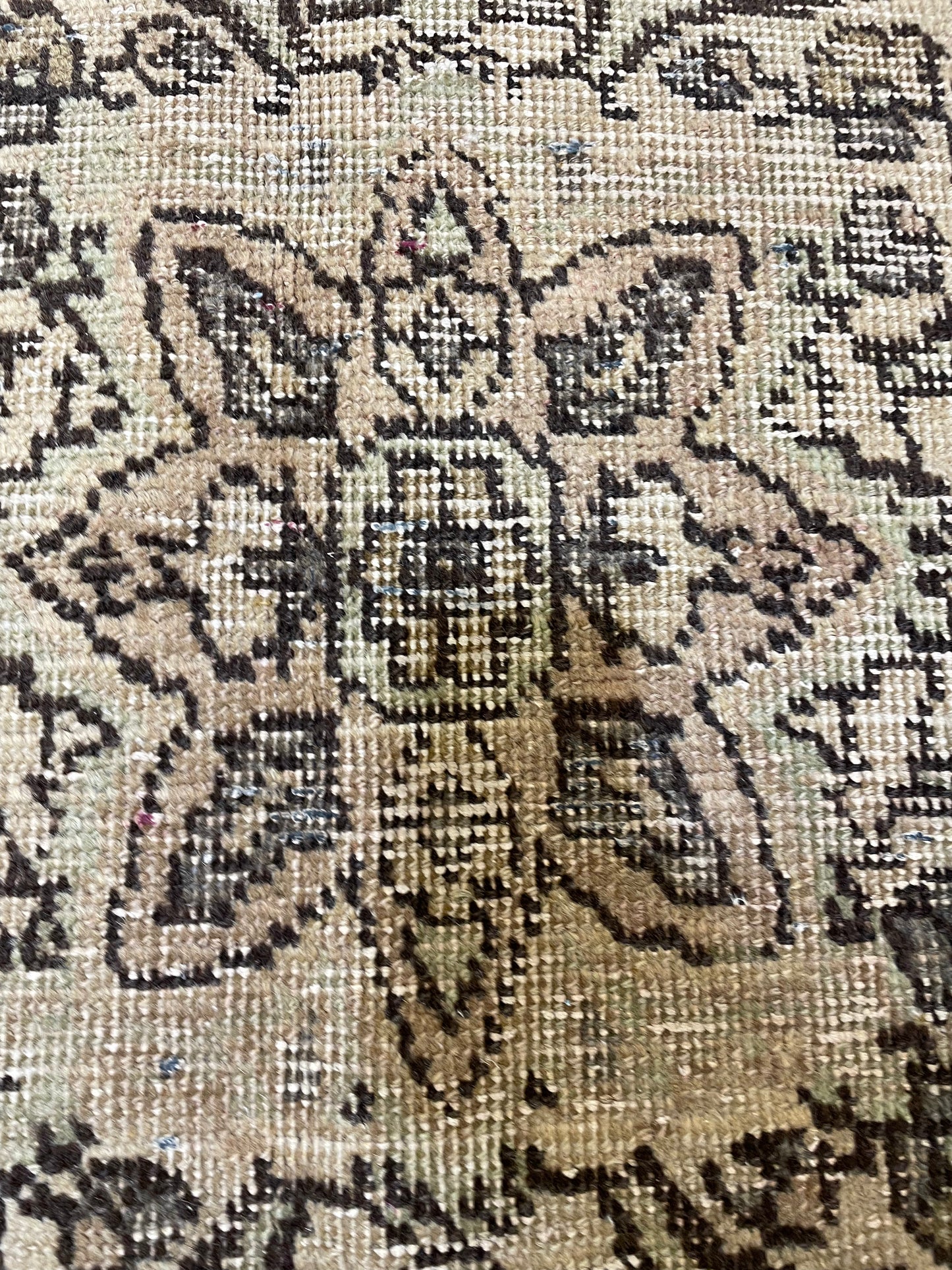 Hand-Knotted Wool Rug Tabriz 6'5" x 9'5"