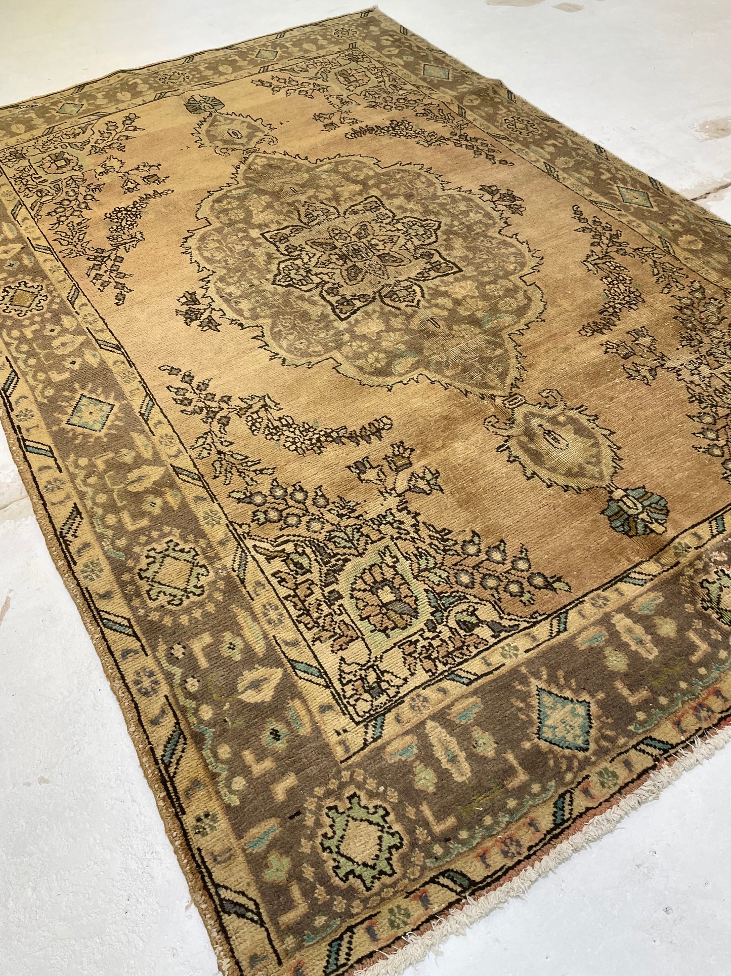 Hand-Knotted Wool Rug Tabriz 6'5" x 9'5"