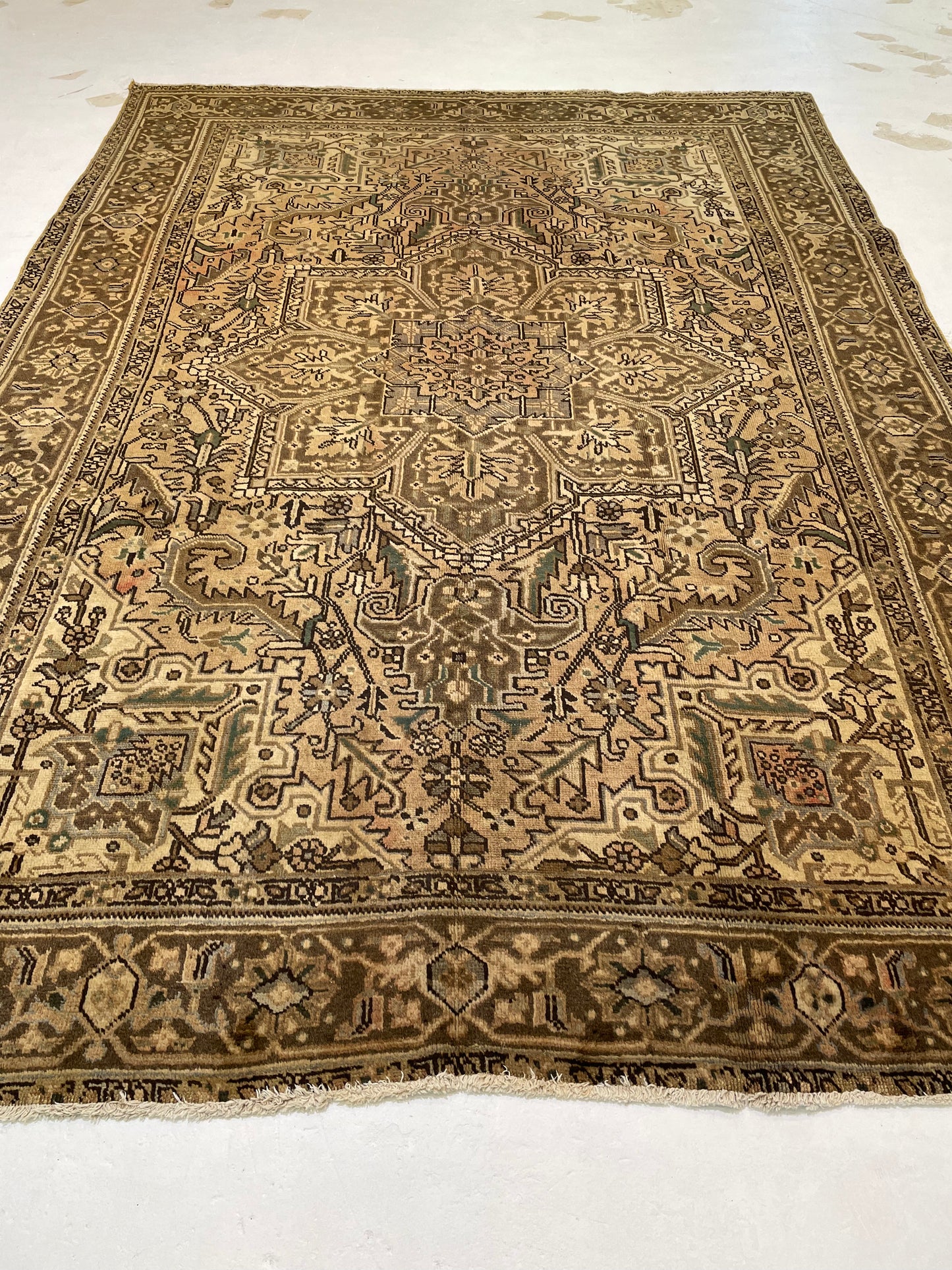 Hand-Knotted Wool Rug Heriz 7'10" x 10'10"