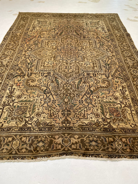 Hand-Knotted Wool Rug Heriz 7'10" x 10'10"