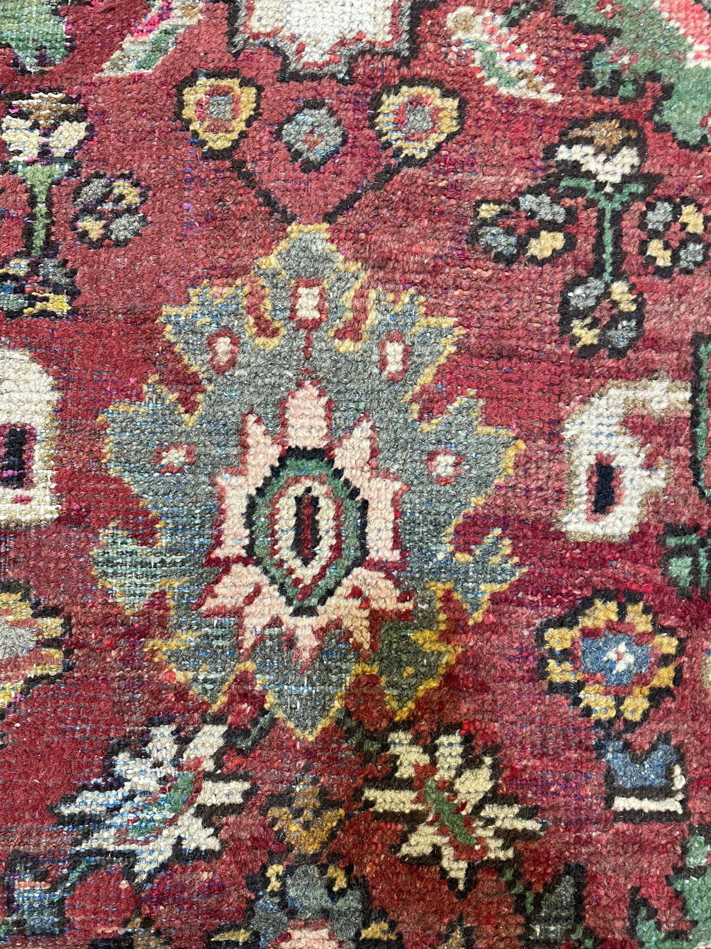 Hand-Knotted Wool Rug Meshkabad/Sultanabad 7'11" x 10'10"
