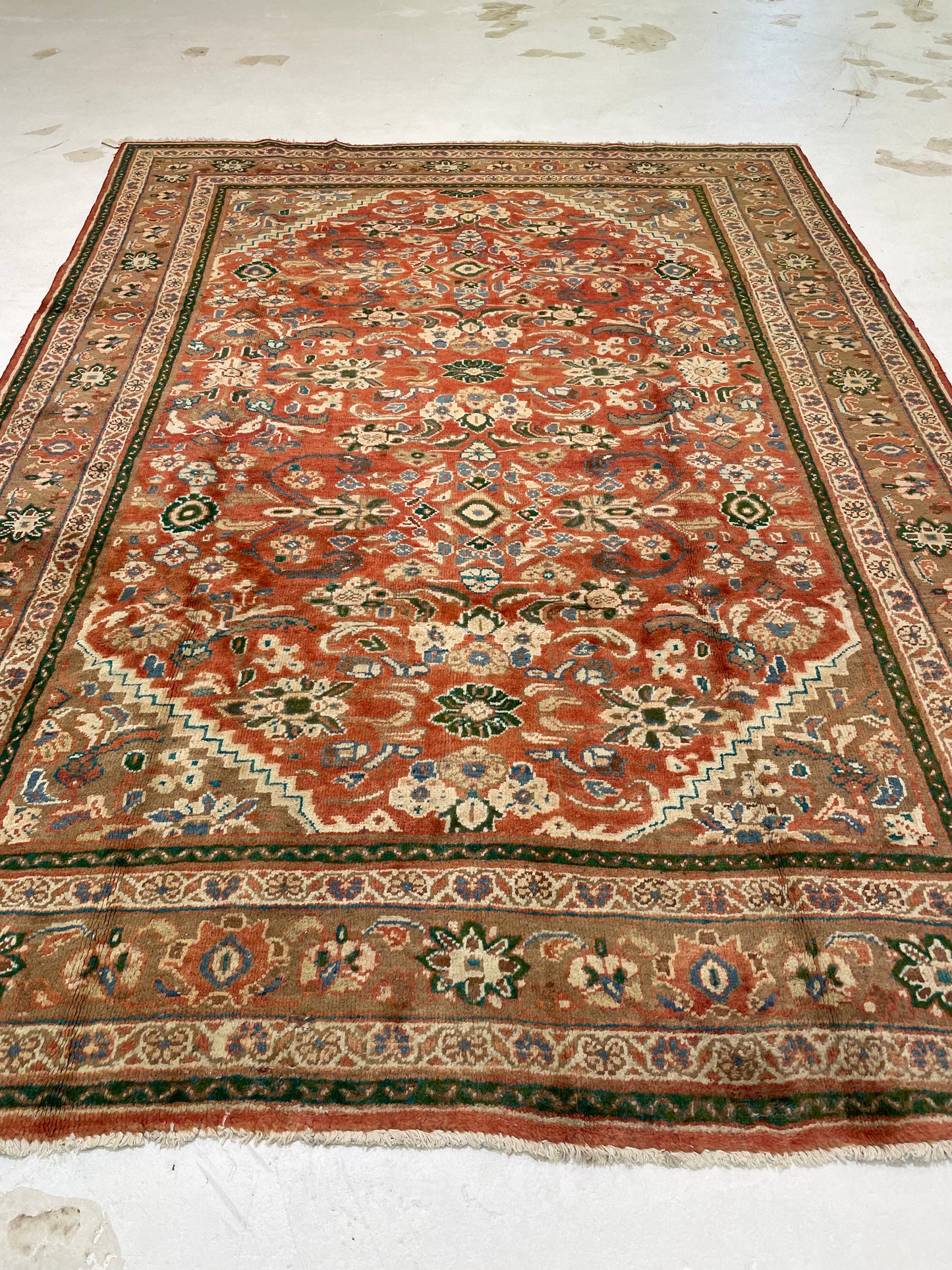 Hand-Knotted Wool Rug Mahal 7'6" x 10'3"