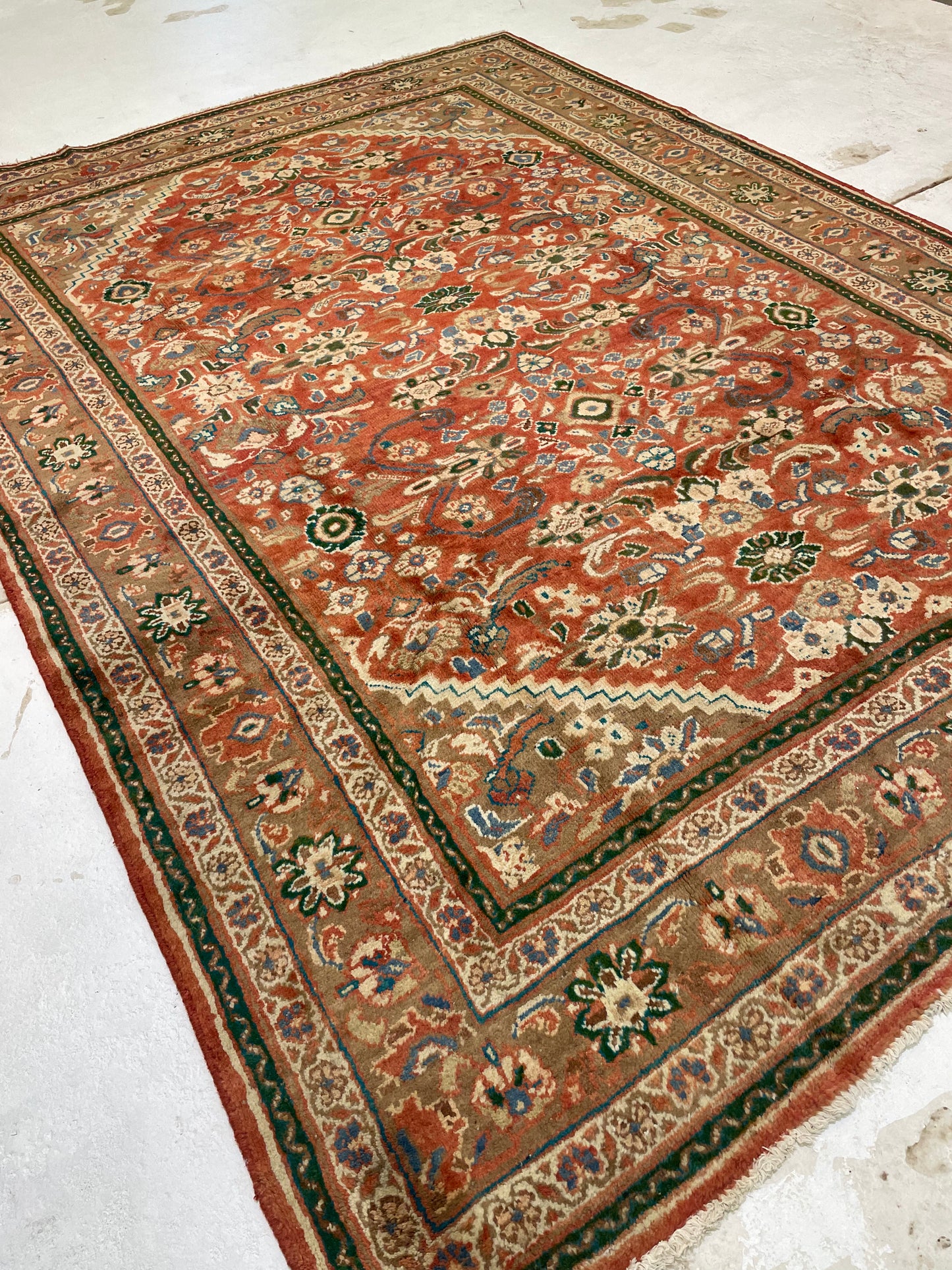 Hand-Knotted Wool Rug Mahal 7'6" x 10'3"