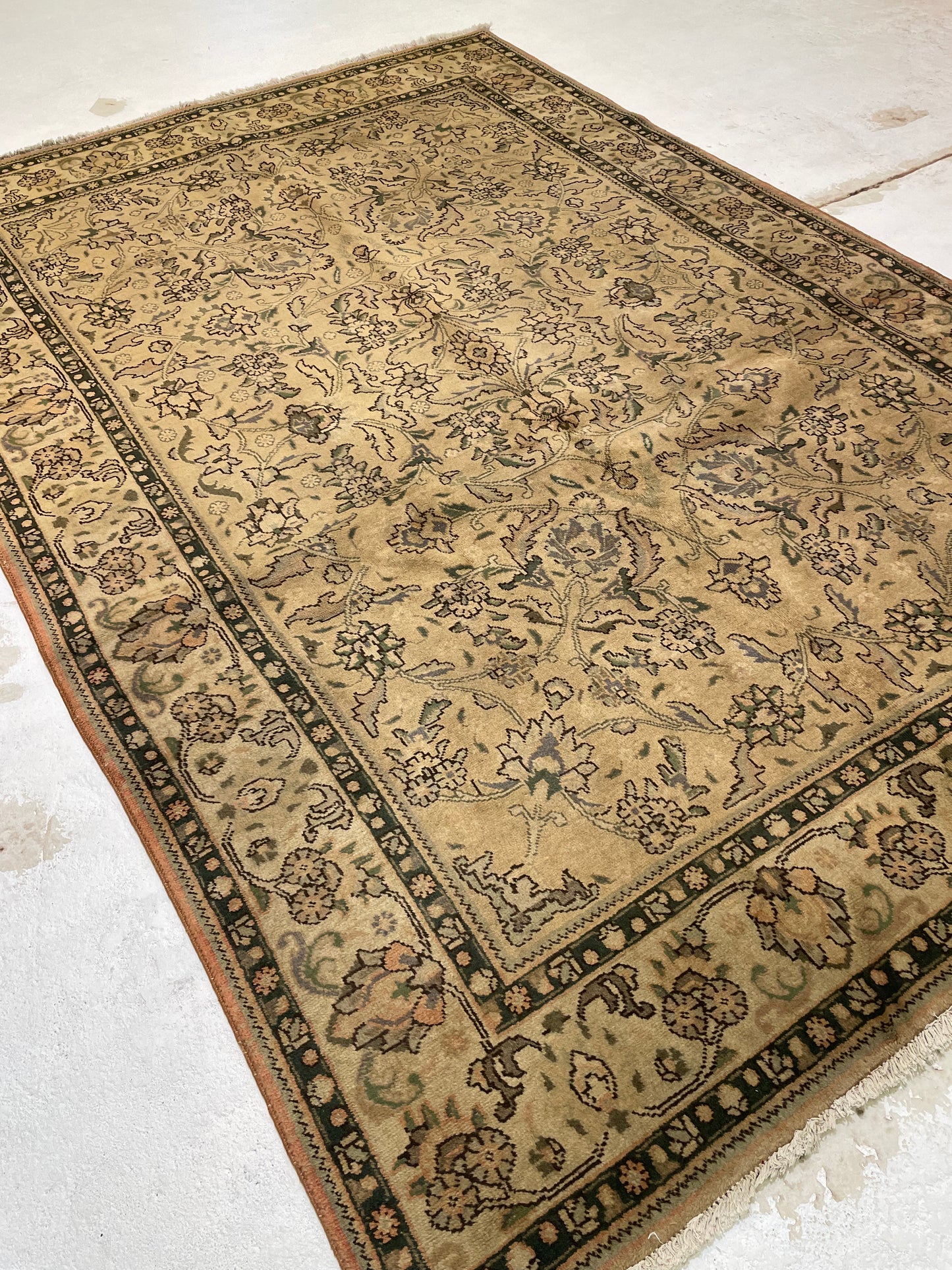 Hand-Knotted Wool Rug Tabriz 6'10" x 9'11"