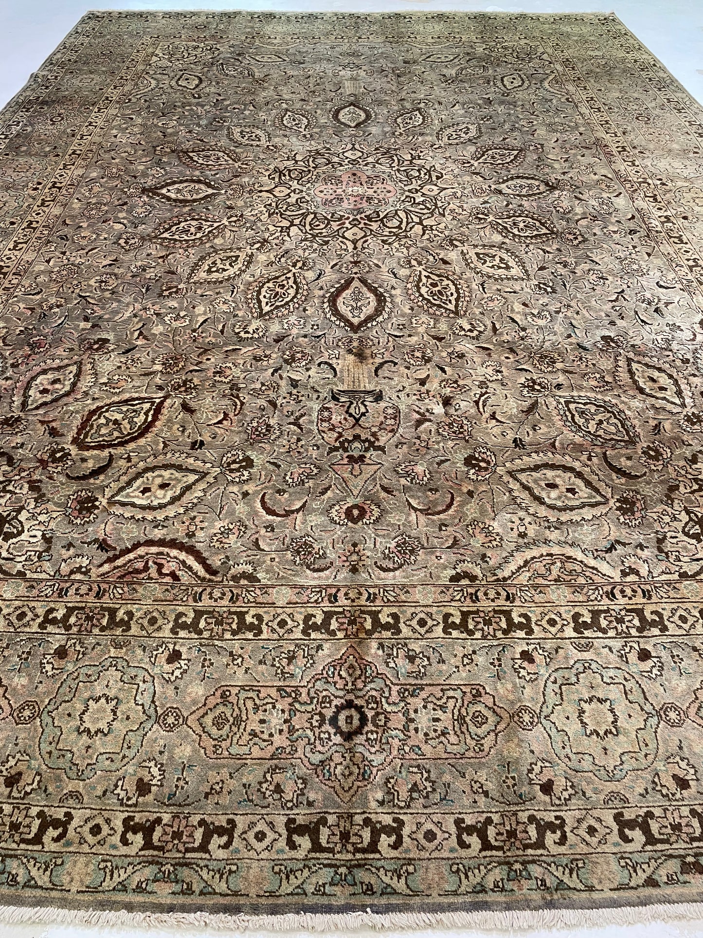 Hand-Knotted Wool Rug Tabriz 11'1" x 16'5"