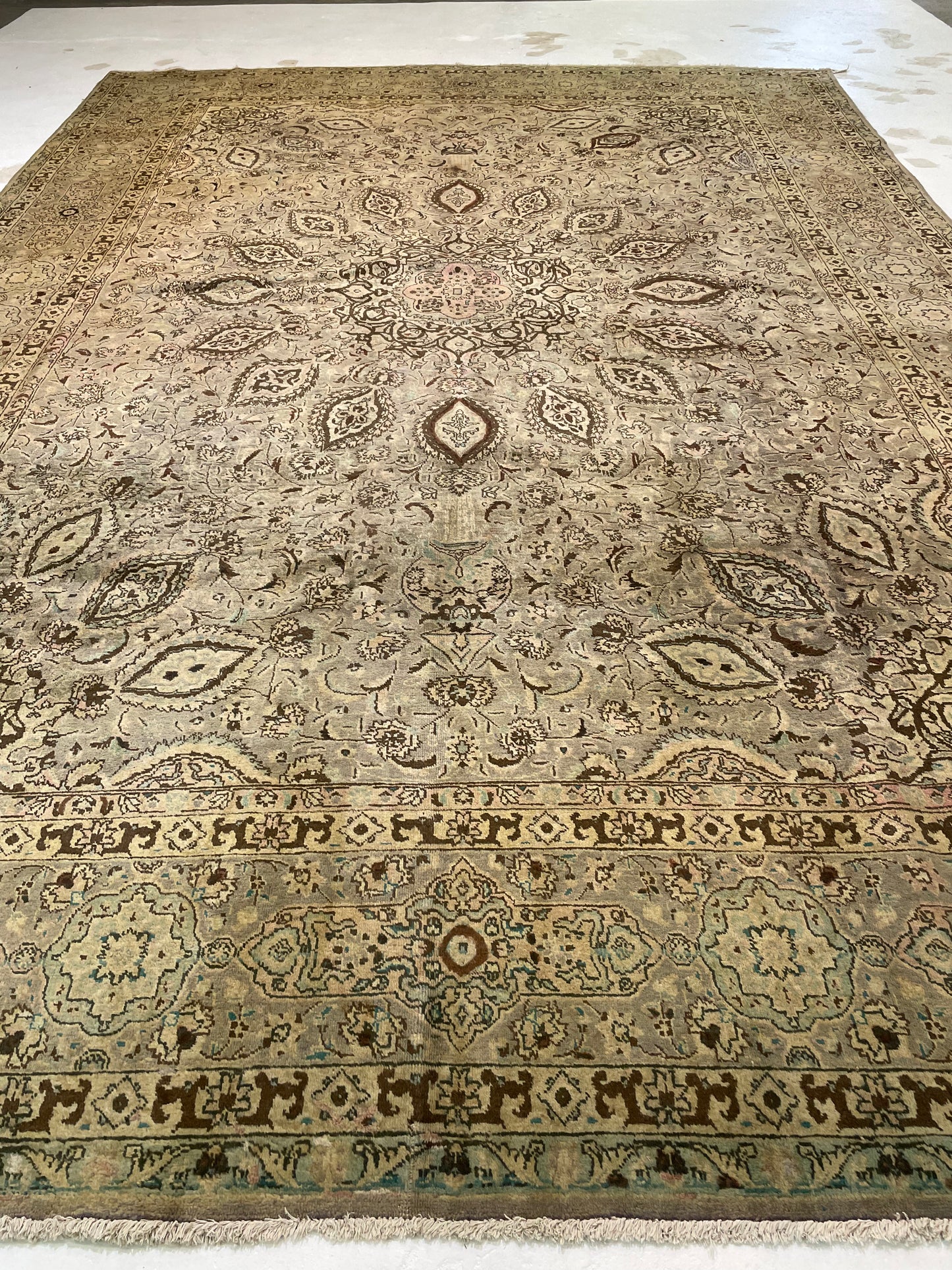 Hand-Knotted Wool Rug Tabriz 11'1" x 16'5"