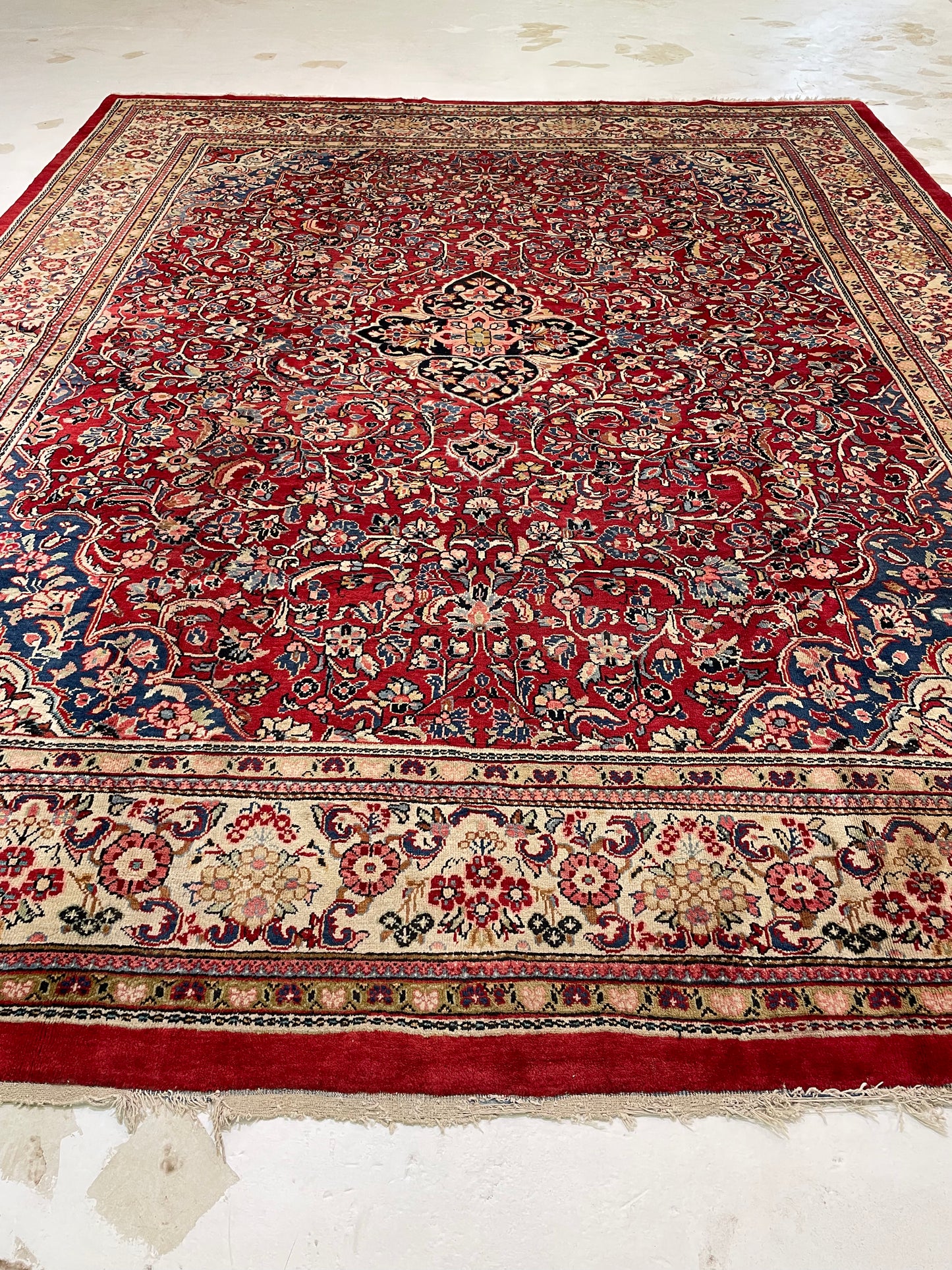 Hand-Knotted Wool Rug Mahal 10'5" x 12'10"