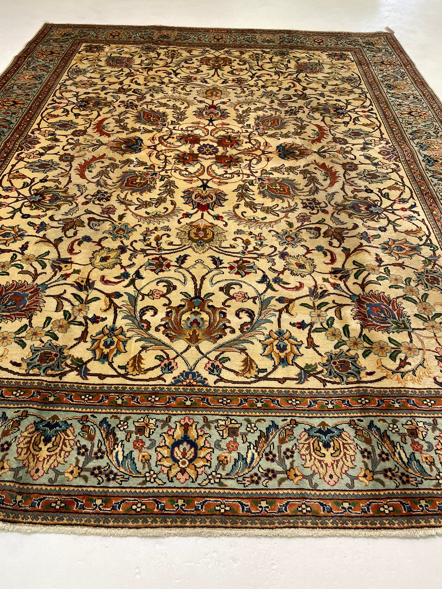 Hand-Knotted Wool Rug Tabriz 9'10" x 13'
