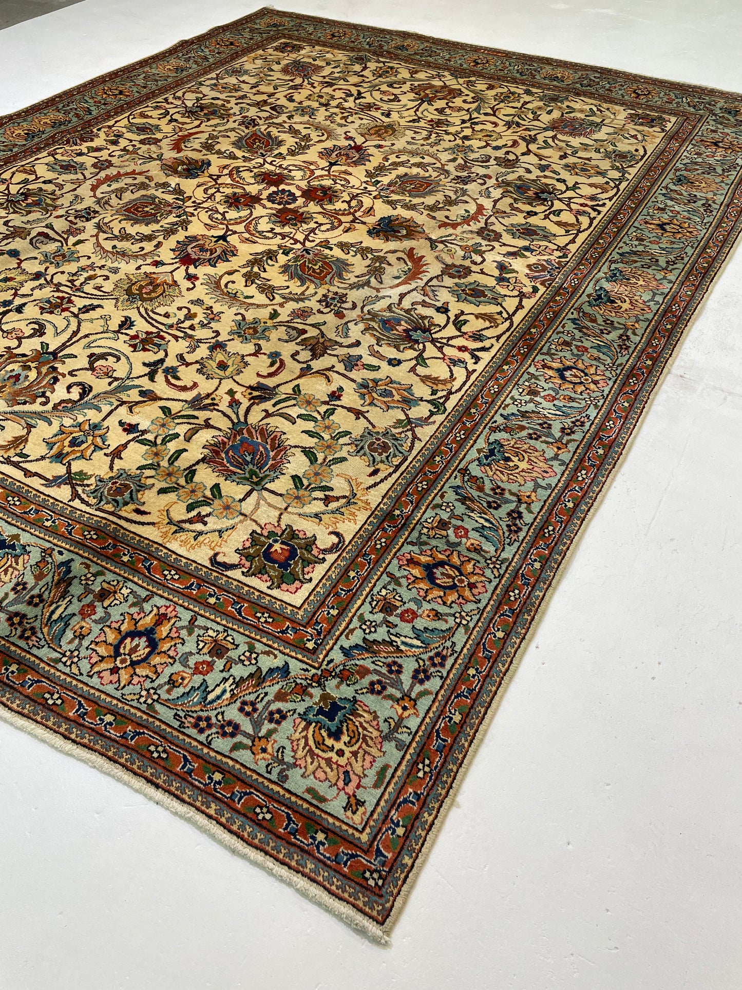 Hand-Knotted Wool Rug Tabriz 9'10" x 13'