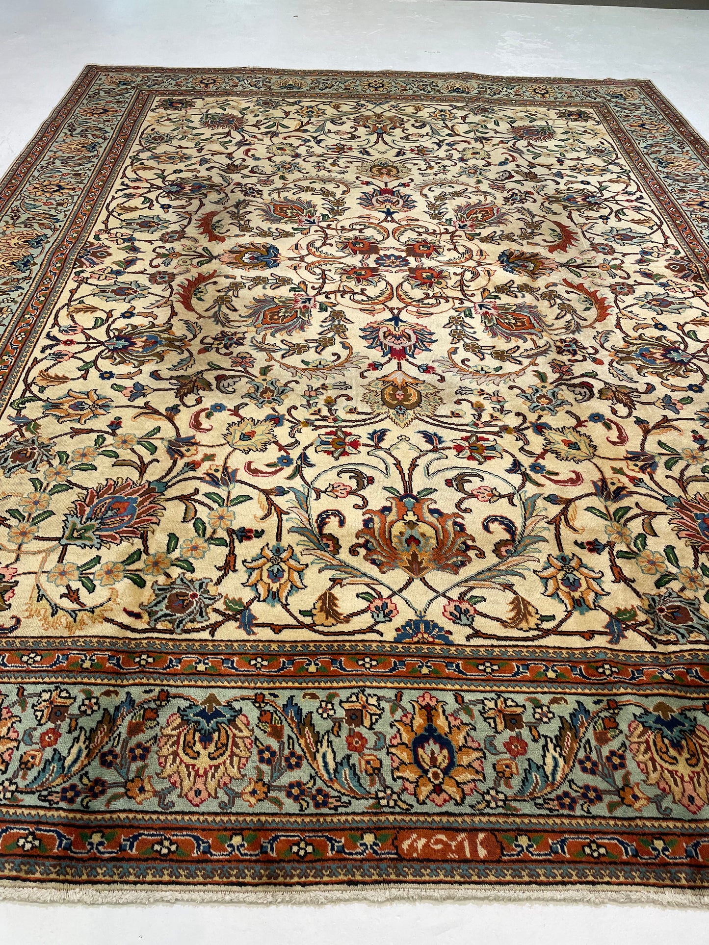 Hand-Knotted Wool Rug Tabriz 9'10" x 13'