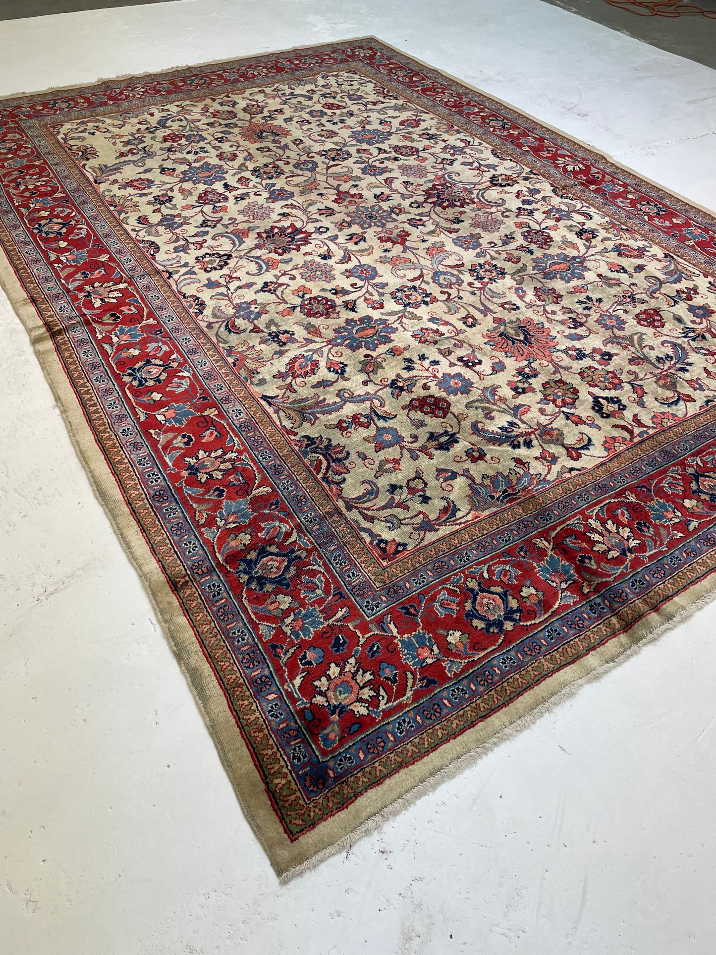 Hand-Knotted Wool Rug Mahal 8'7" x 12'6"