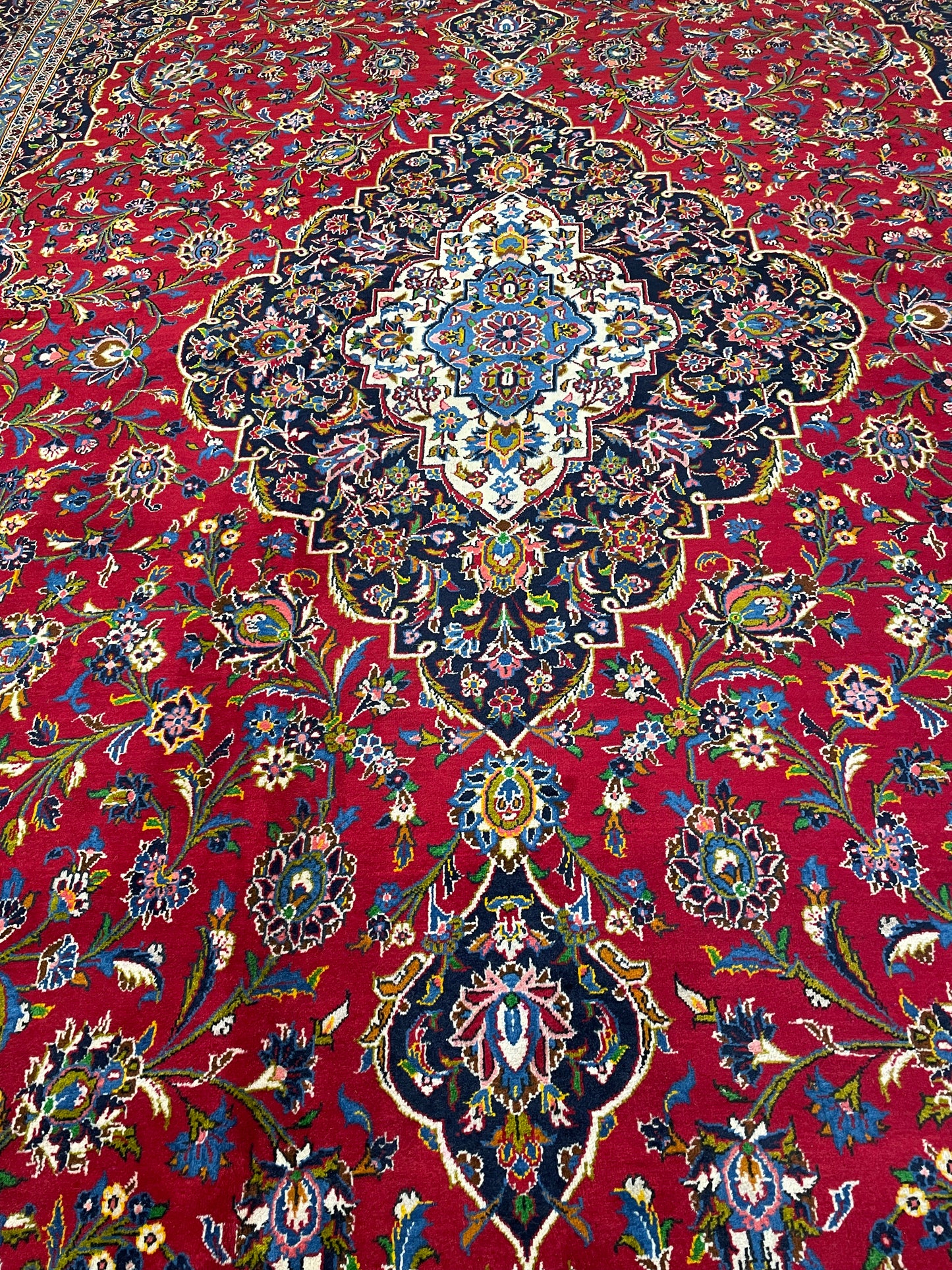 Hand-Knotted Wool Rug Kashan 10'6" x 17'7"