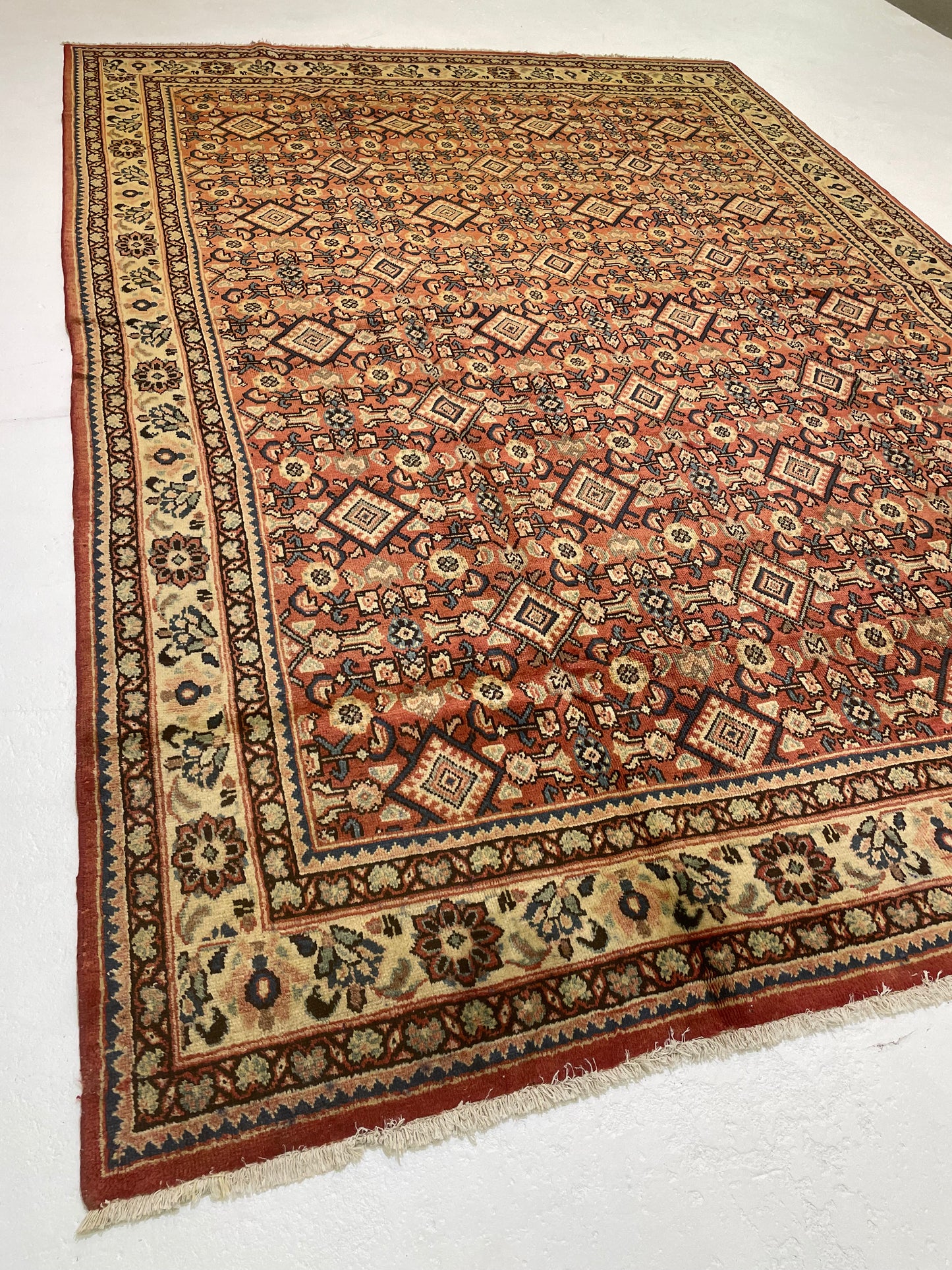 Hand-Knotted Wool Rug Mahal 8'11" x 12'7"