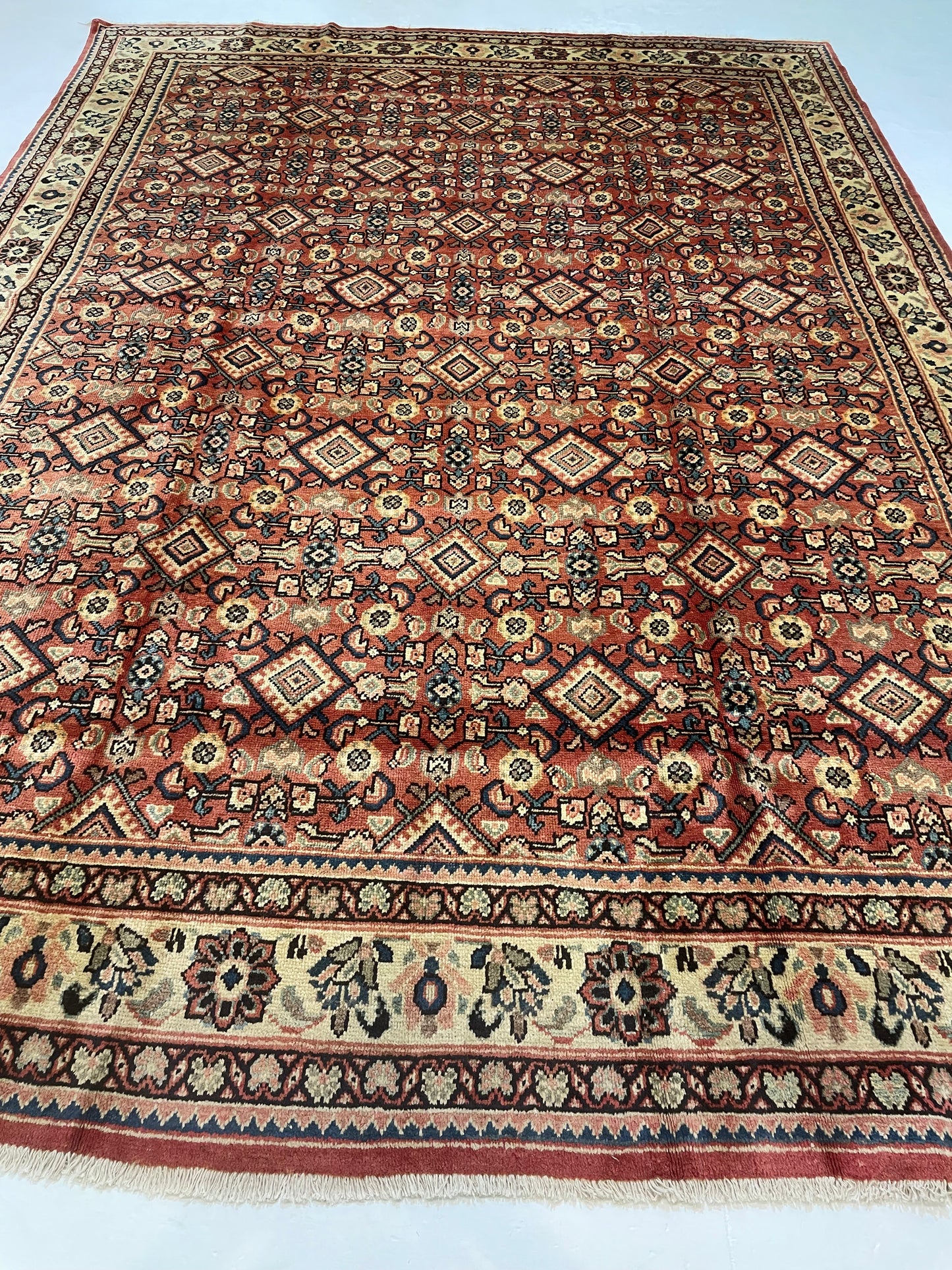 Hand-Knotted Wool Rug Mahal 8'11" x 12'7"