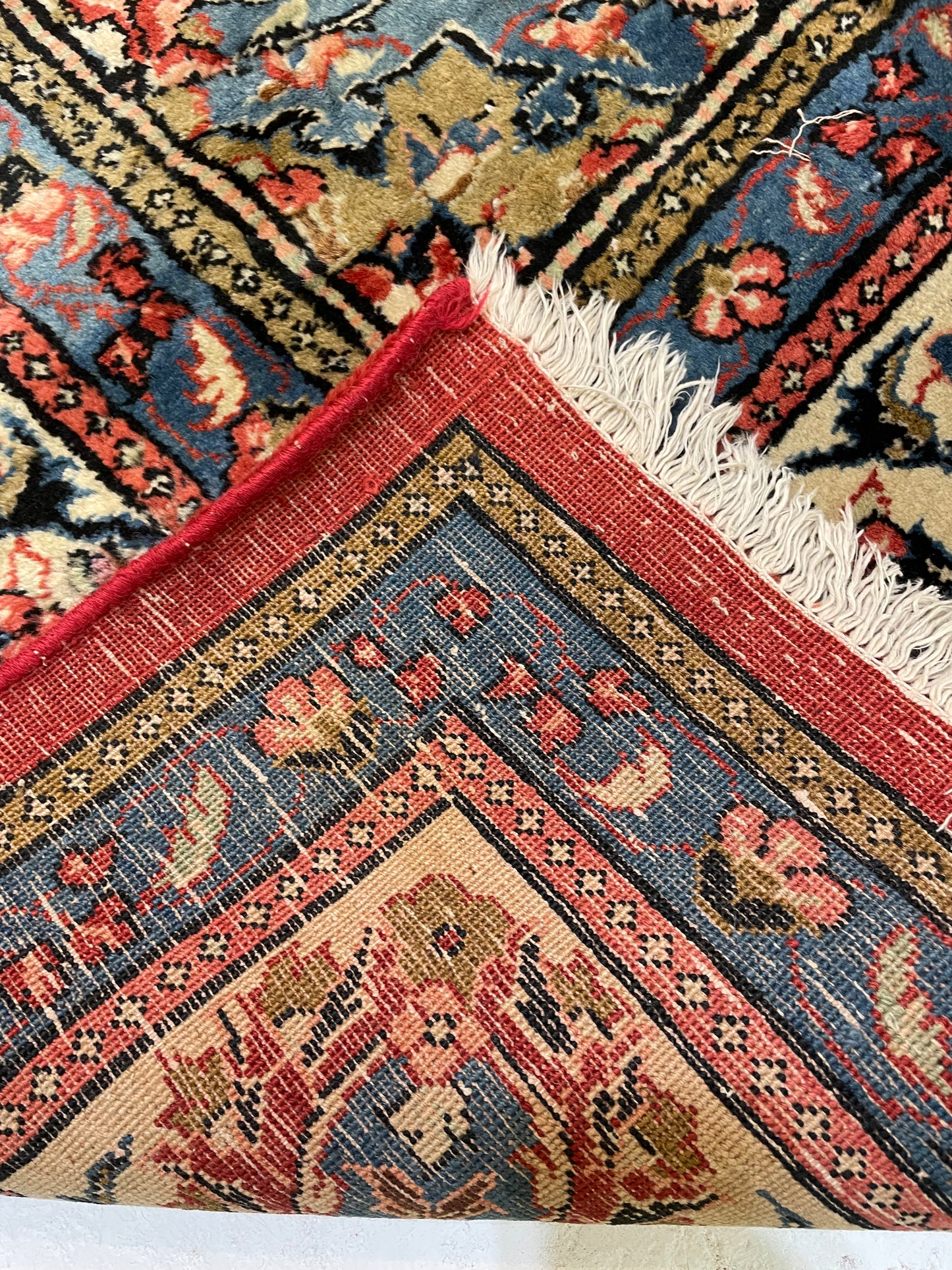 Hand-Knotted Wool Rug Sarouk 8'9" x 11'8"