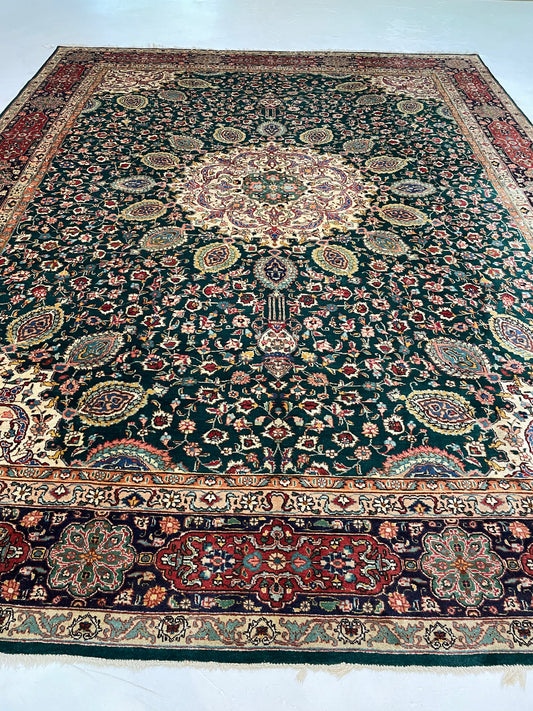 Hand-Knotted Wool Rug Sheikh Safi 9'7" x 12'5"