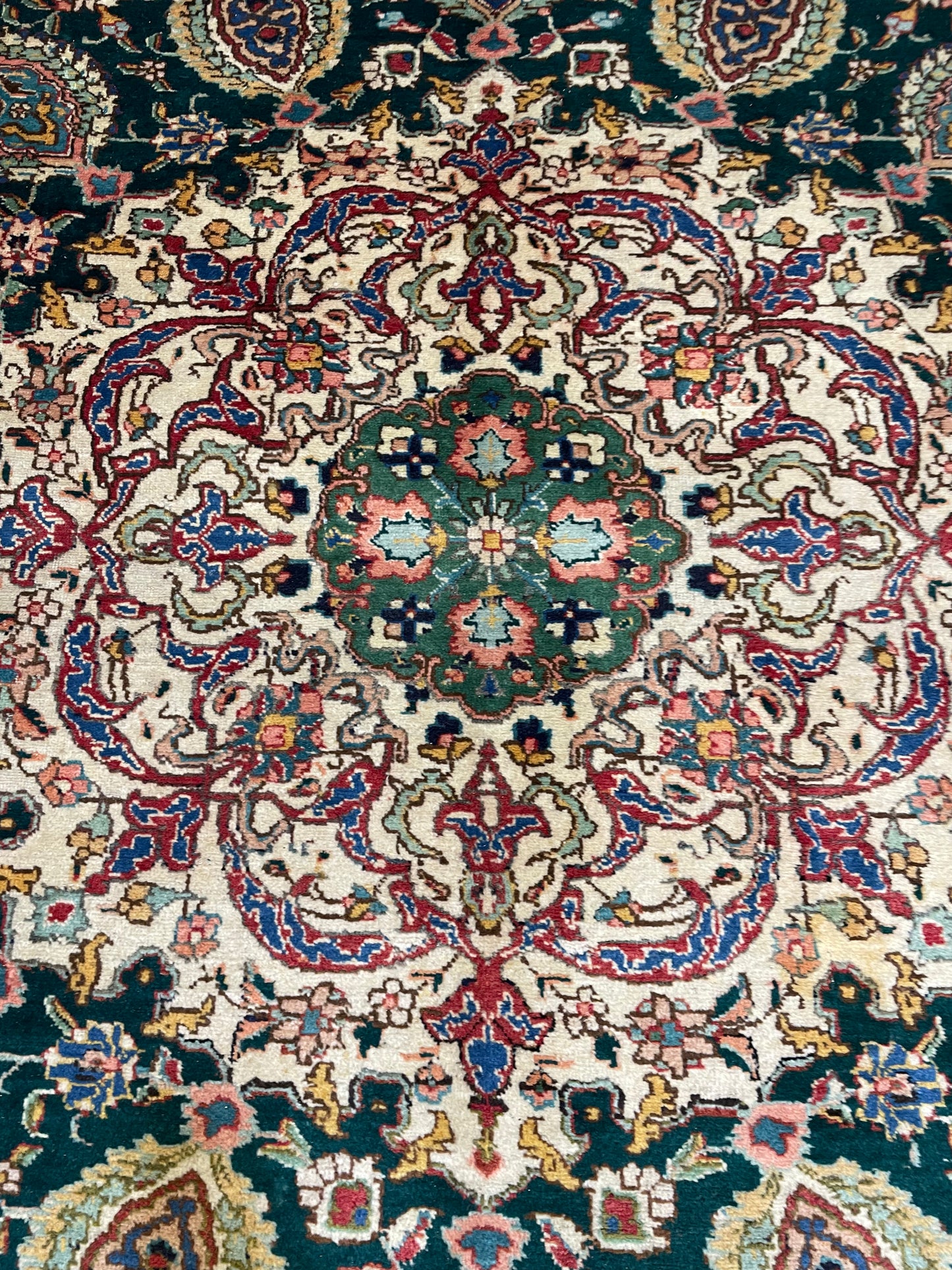 Hand-Knotted Wool Rug Sheikh Safi 9'7" x 12'5"