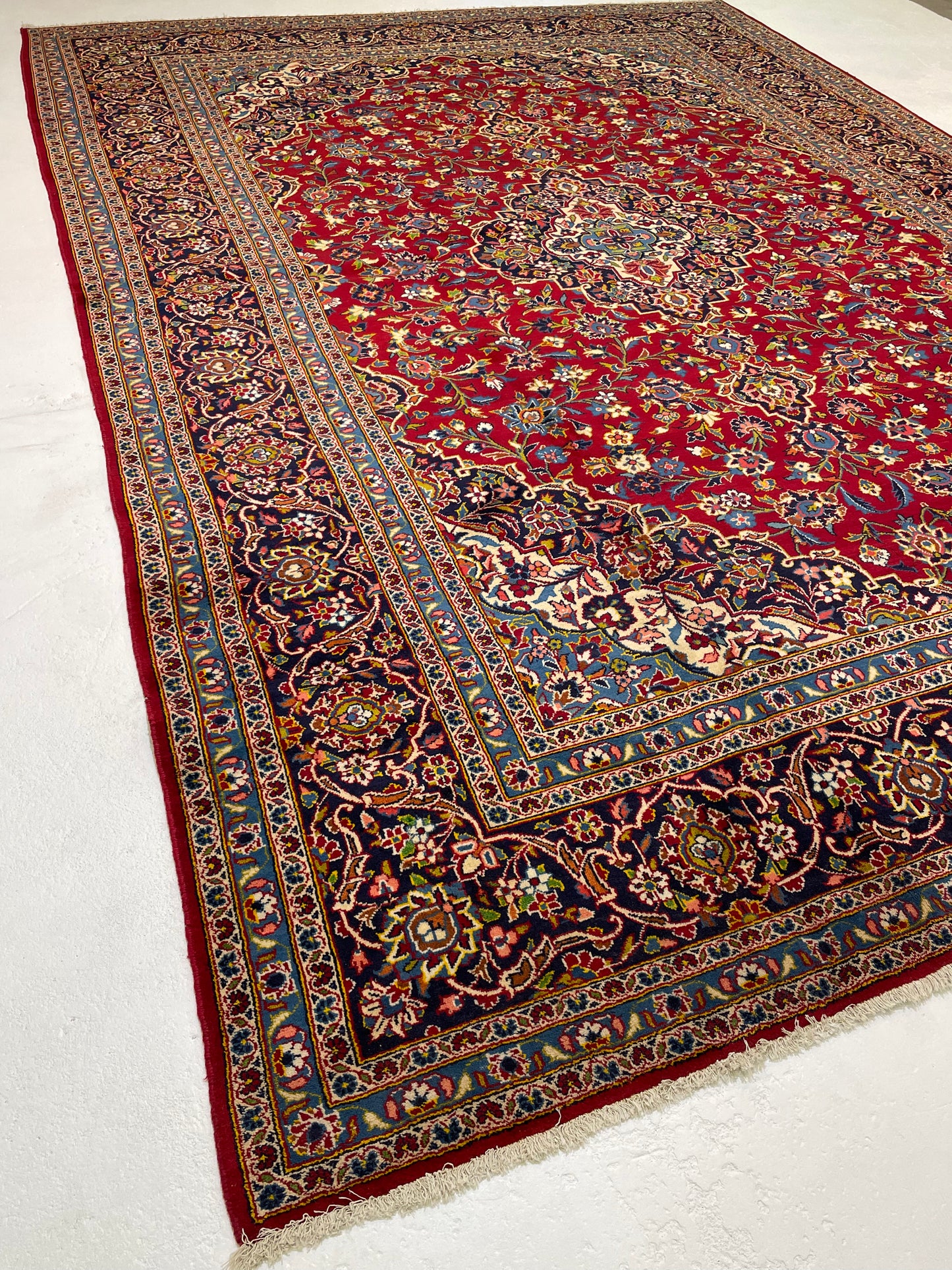 Hand-Knotted Wool Rug Kashan 9'10" x 13'11"