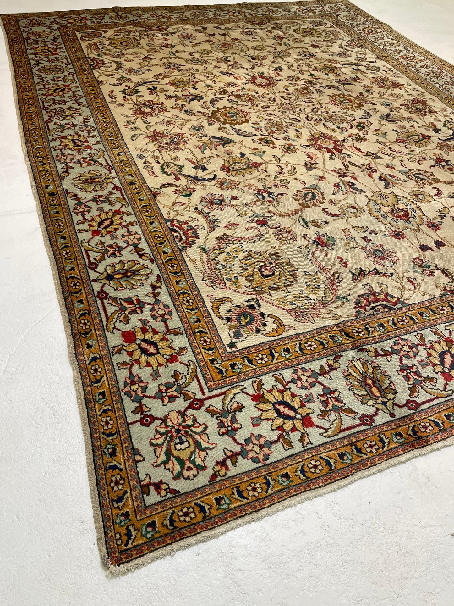 Hand-Knotted Wool Rug Tabriz 9'6" x 12'8"