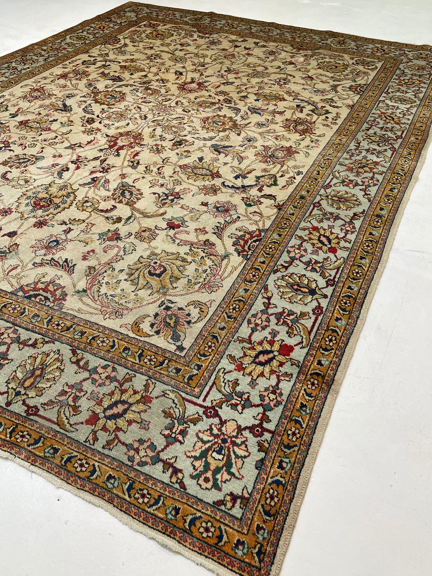 Hand-Knotted Wool Rug Tabriz 9'6" x 12'8"