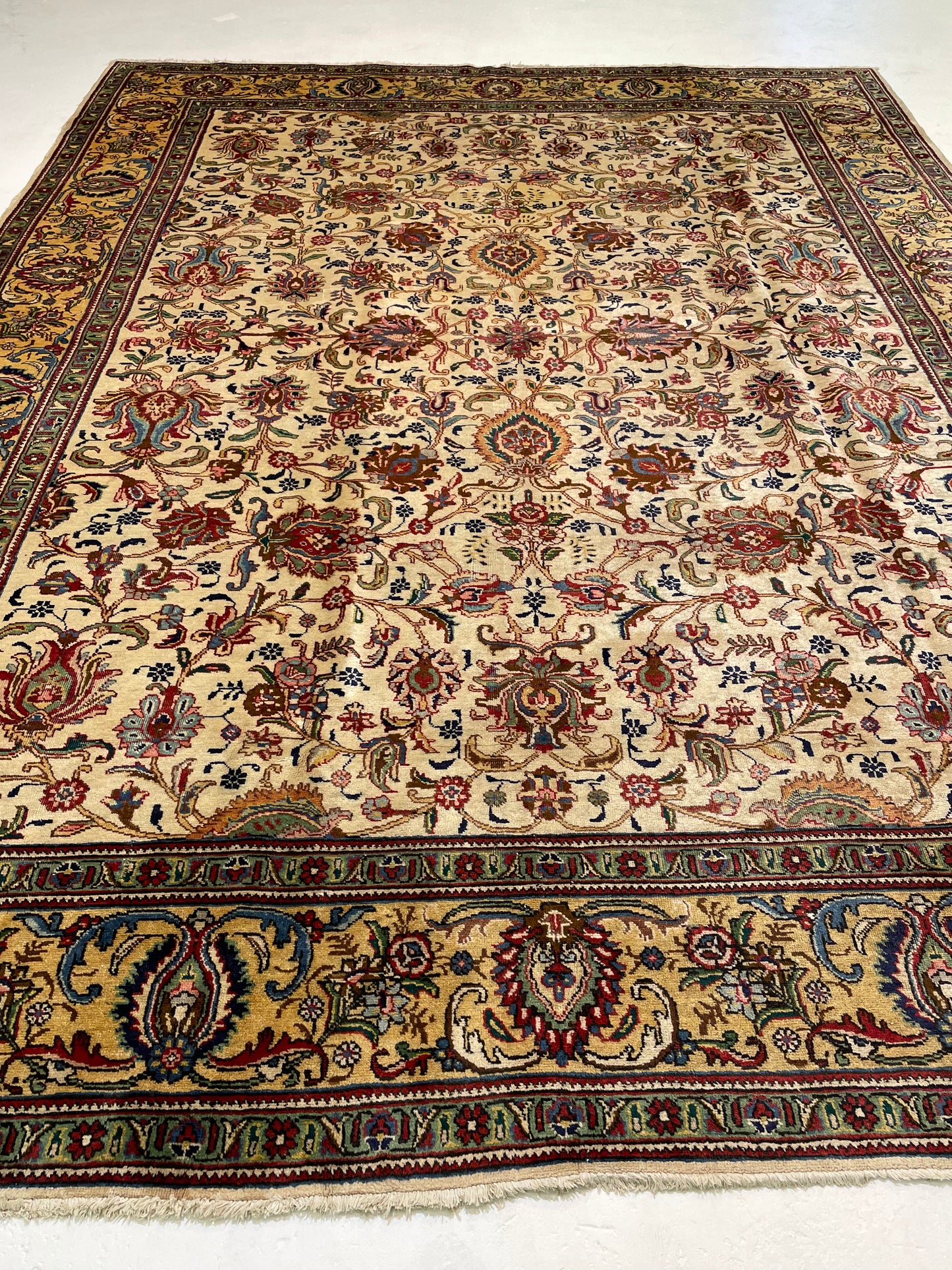 Hand-Knotted Wool Rug Tabriz 9'5" x 12'10"