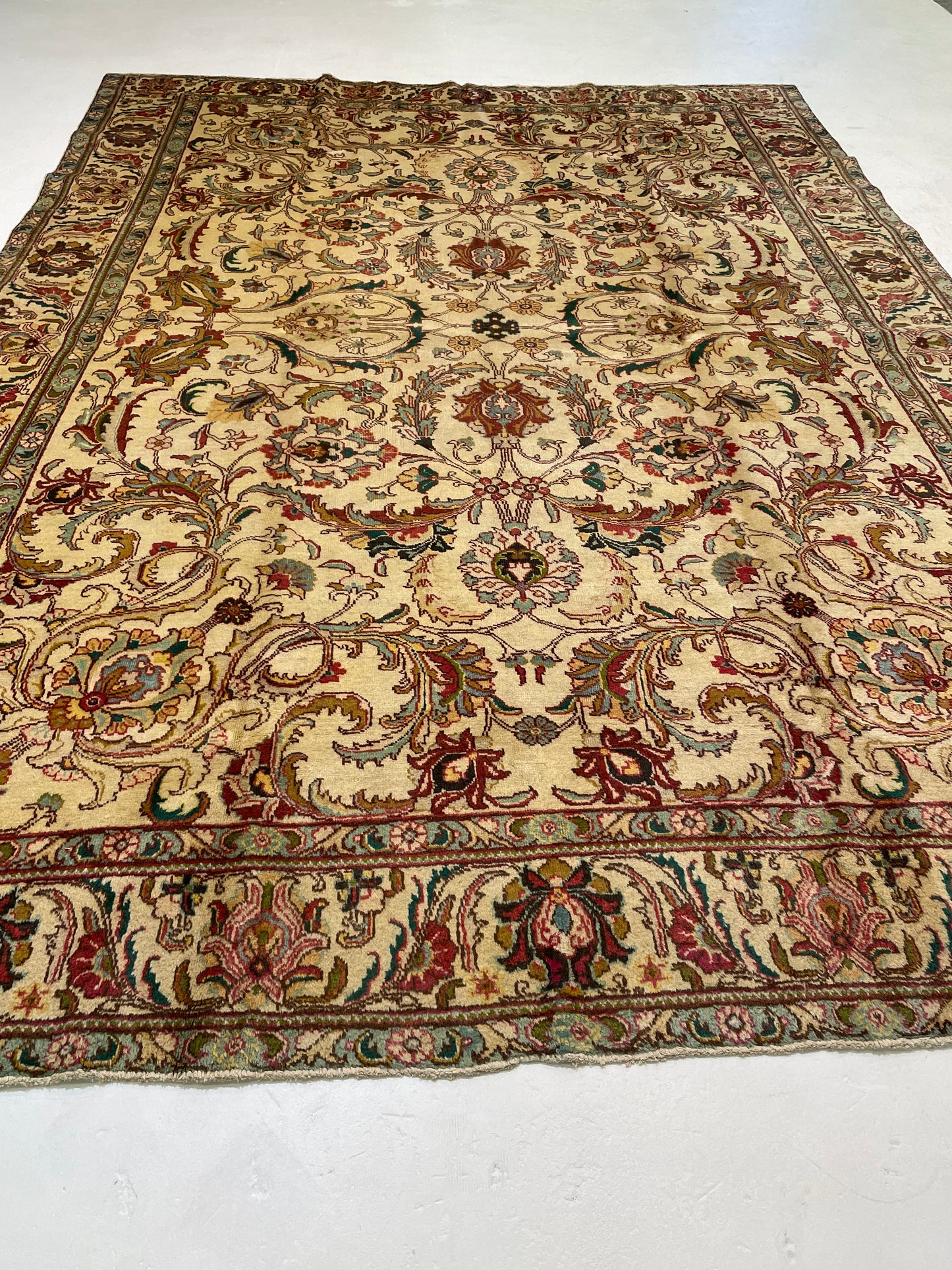 Hand-Knotted Wool Rug Tabriz 9'5" x 12'10"
