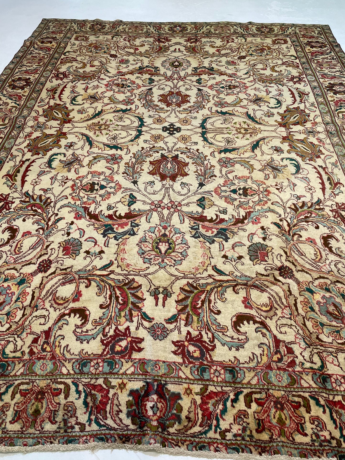 Hand-Knotted Wool Rug Tabriz 9'5" x 12'10"