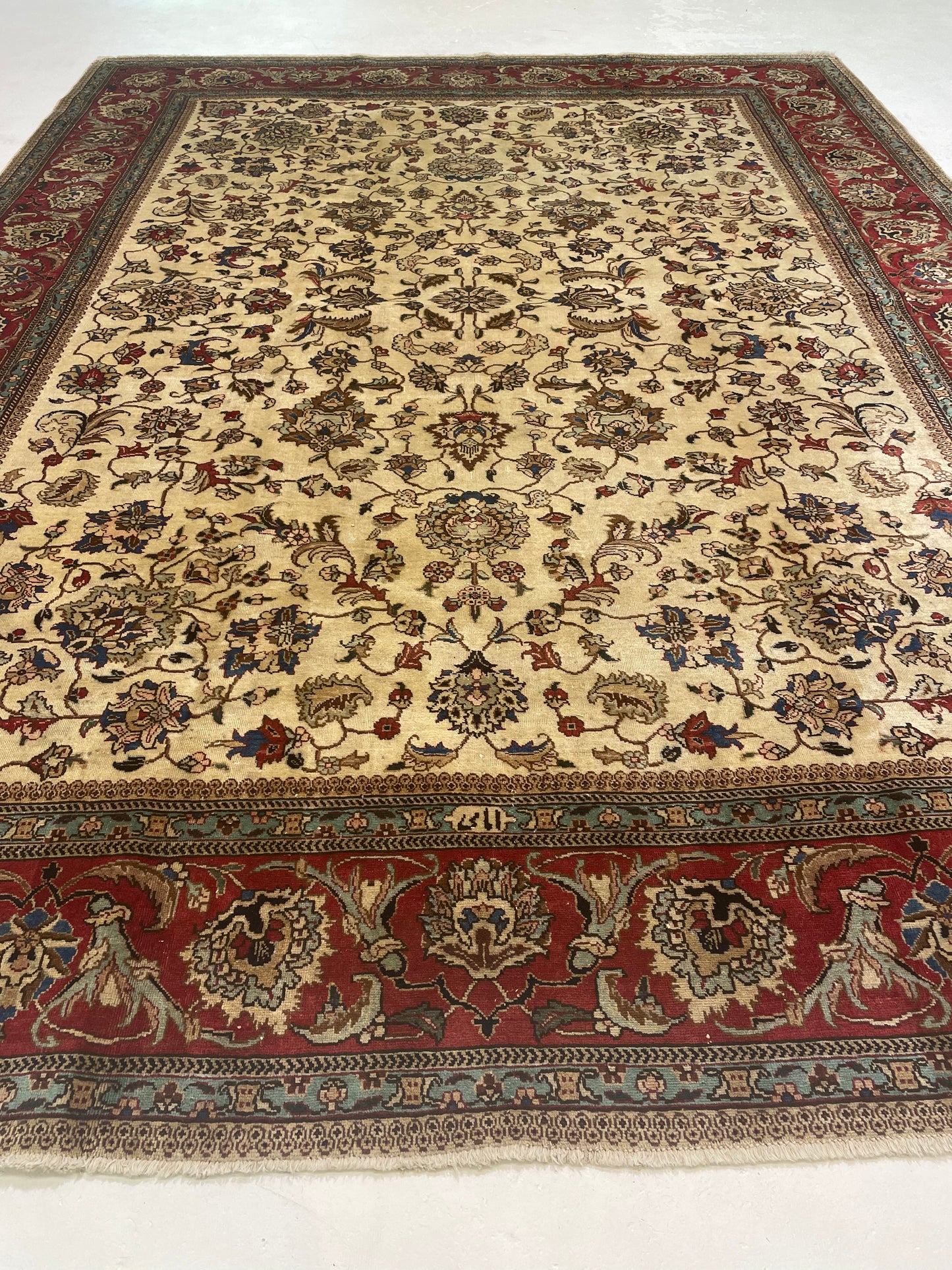 Hand-Knotted Wool Rug Tabriz 9'6" x 12'8"