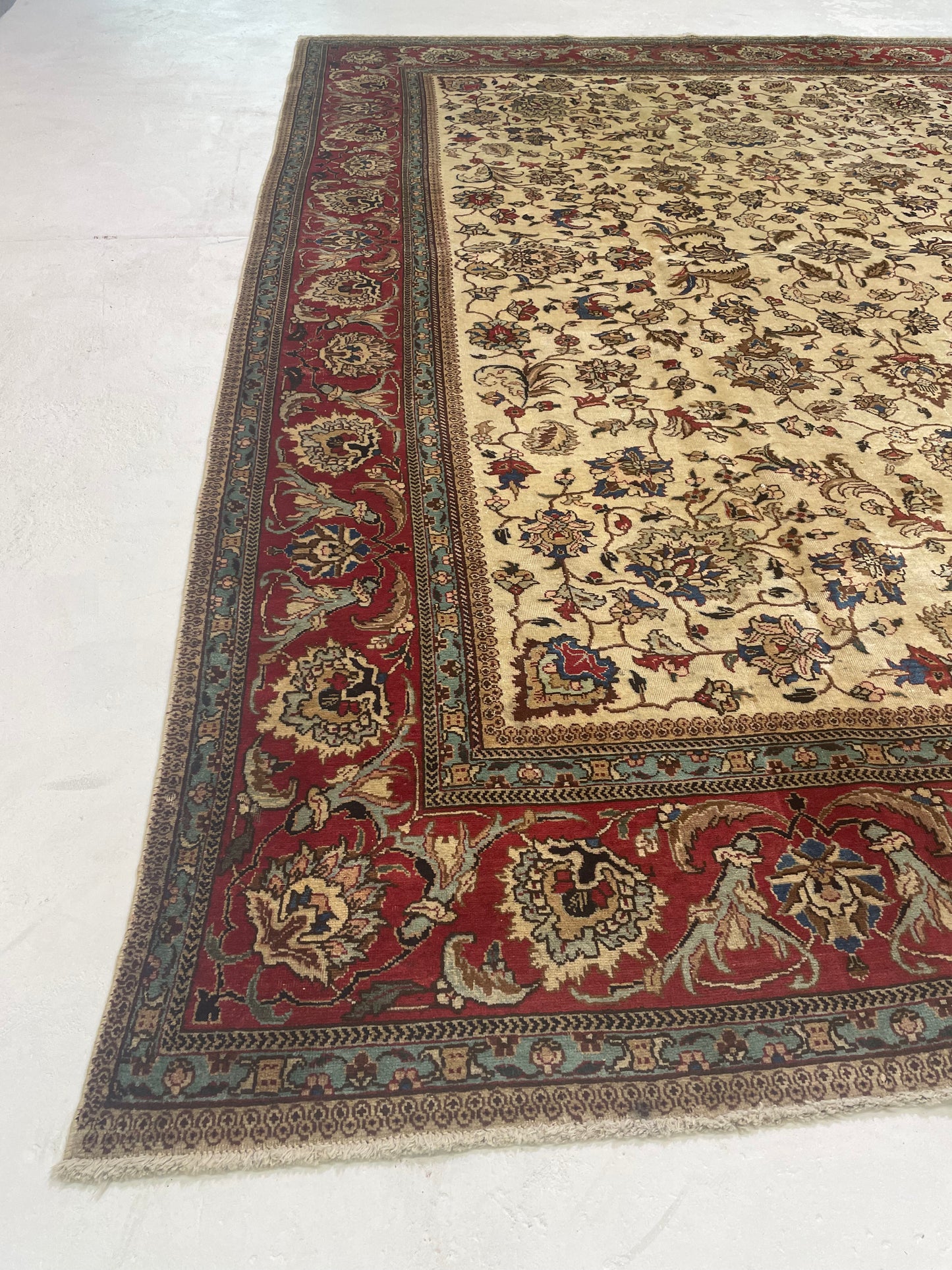 Hand-Knotted Wool Rug Tabriz 9'6" x 12'8"