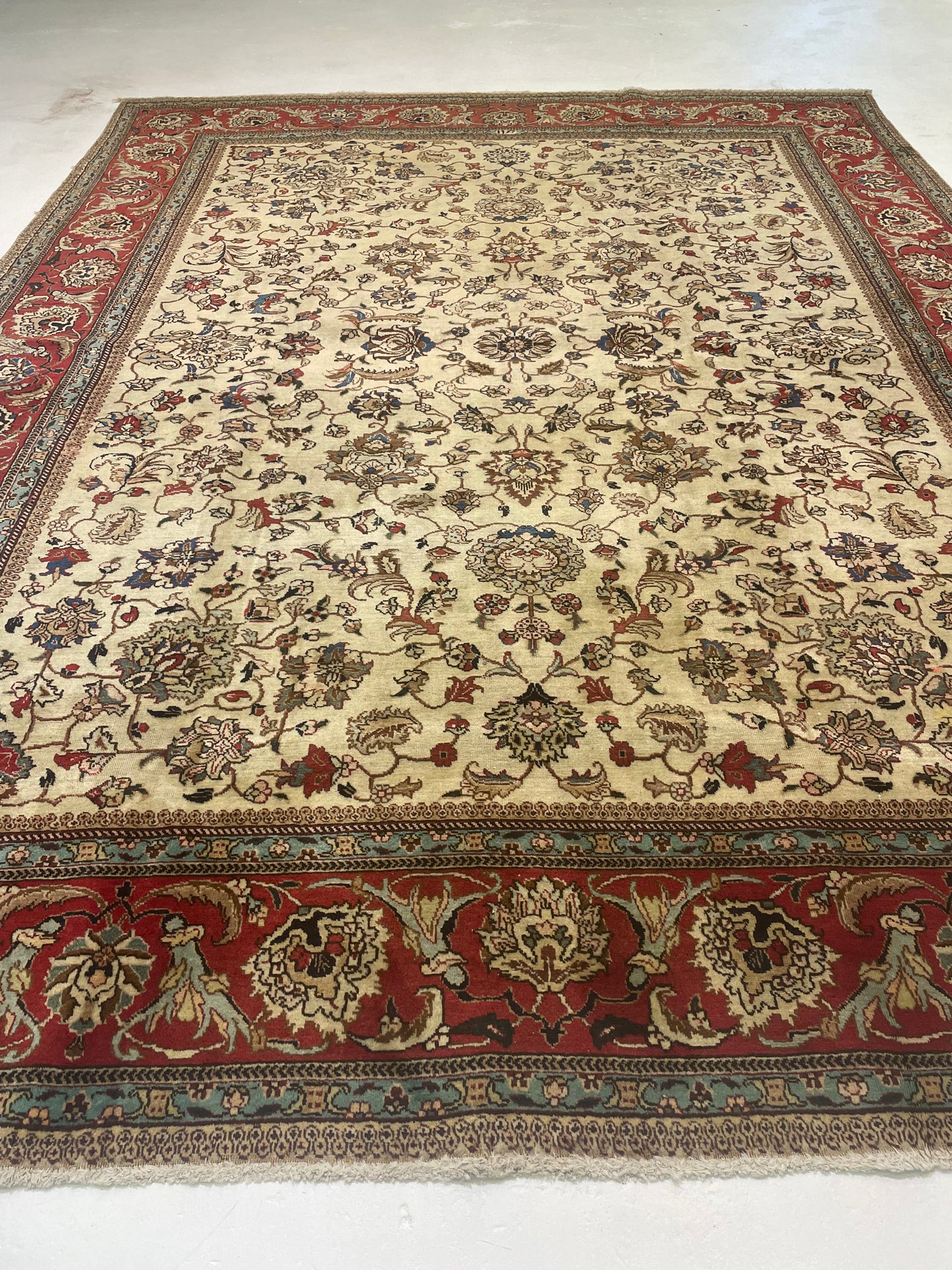Hand-Knotted Wool Rug Tabriz 9'6" x 12'8"