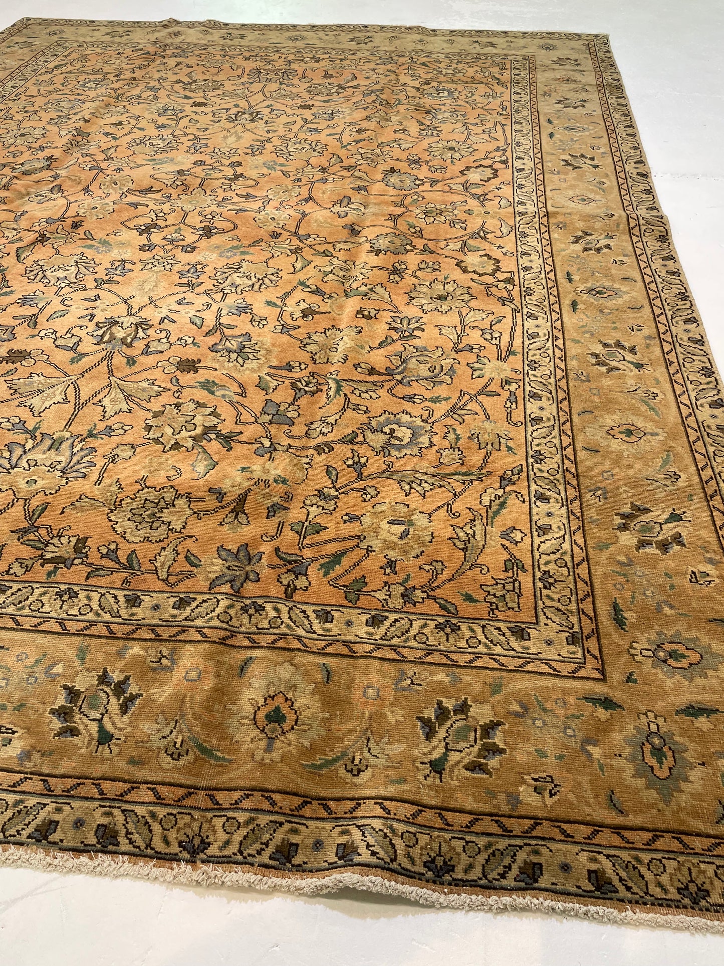 Hand-Knotted Wool Rug Tabriz 9'8" x 12'7"