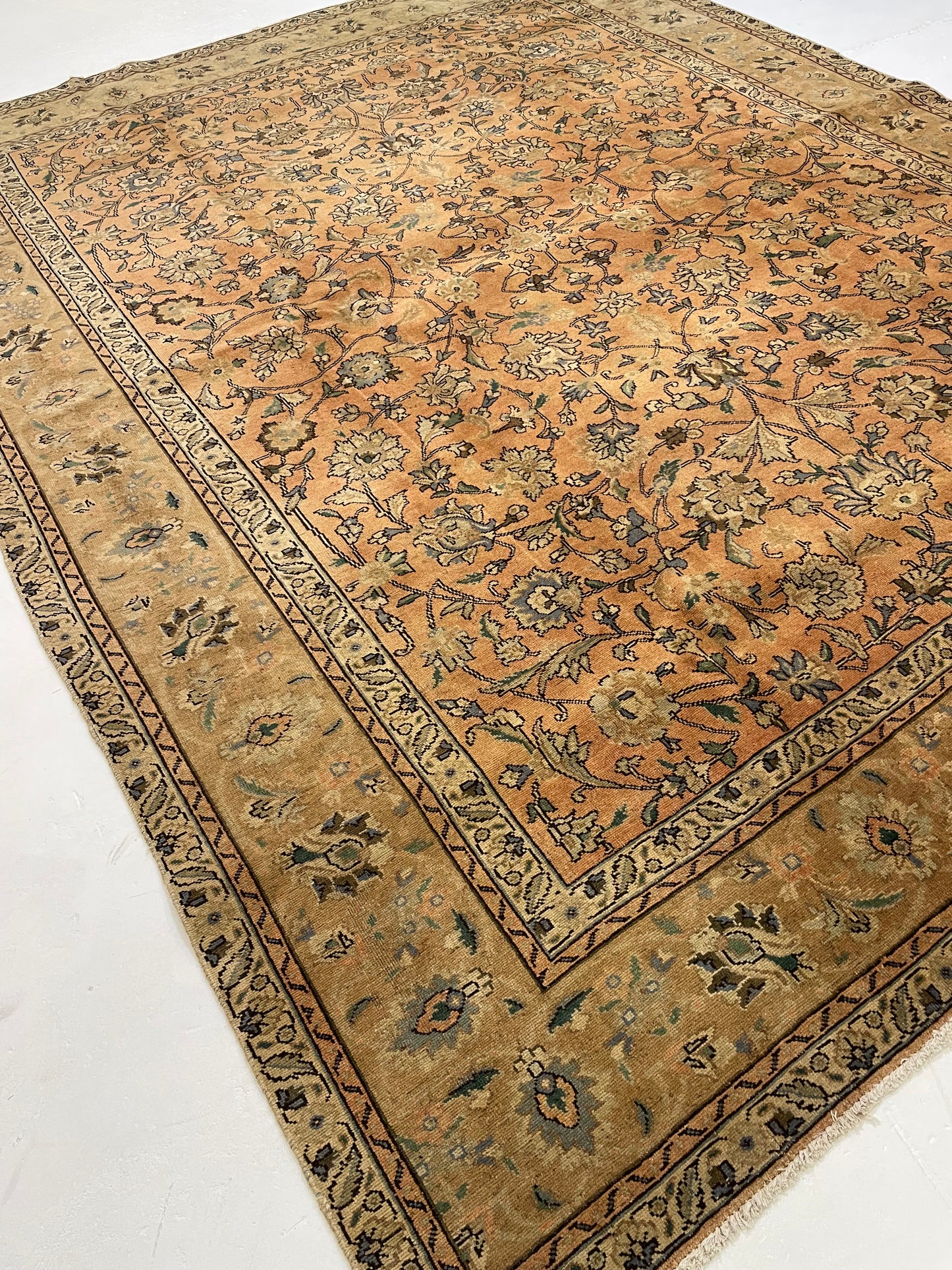Hand-Knotted Wool Rug Tabriz 9'8" x 12'7"