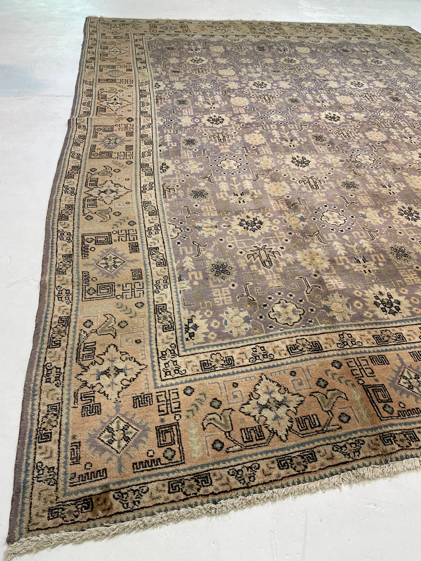 Hand-Knotted Wool Rug Tabriz 9'11" x 13'5"