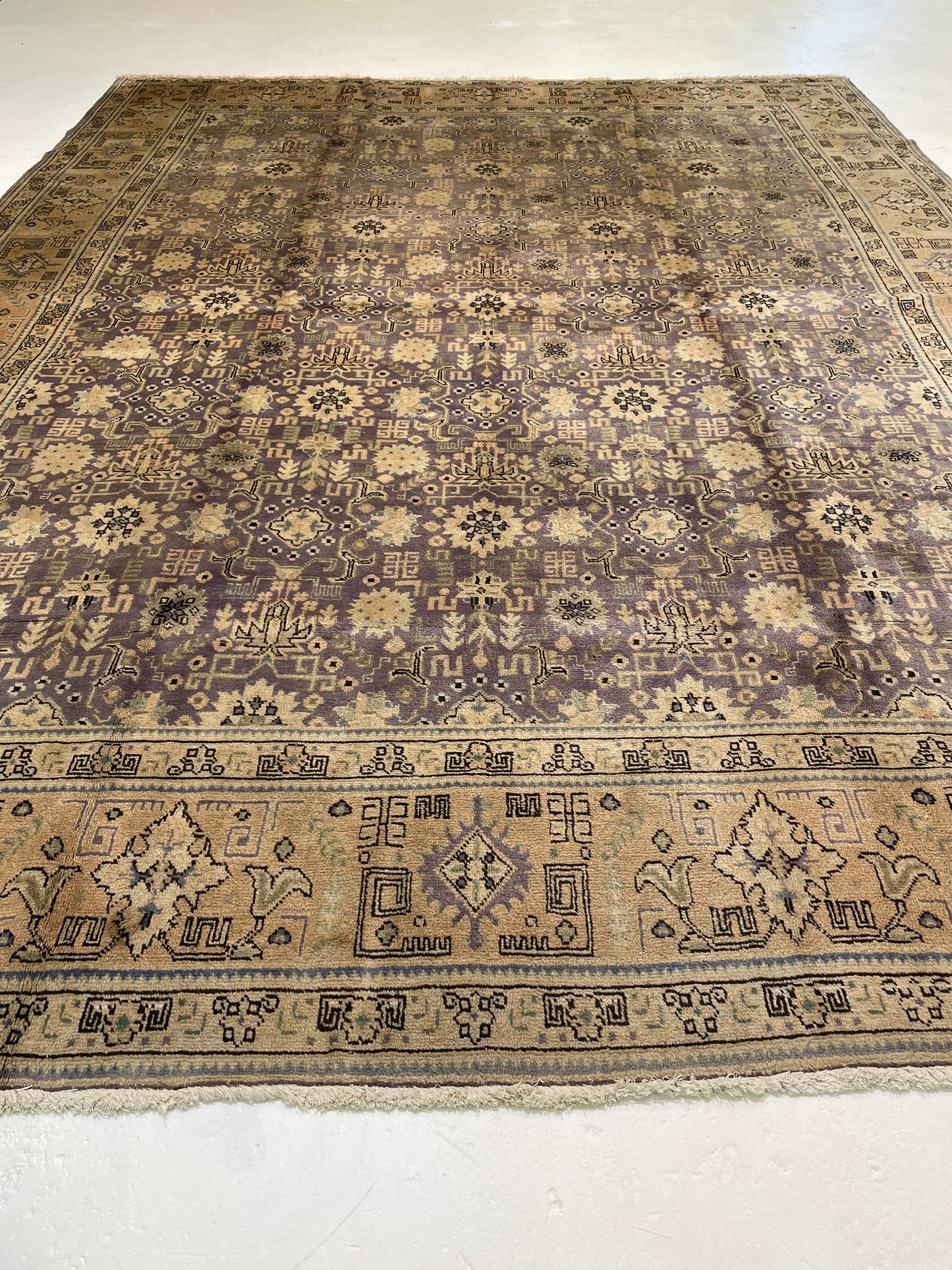 Hand-Knotted Wool Rug Tabriz 9'11" x 13'5"