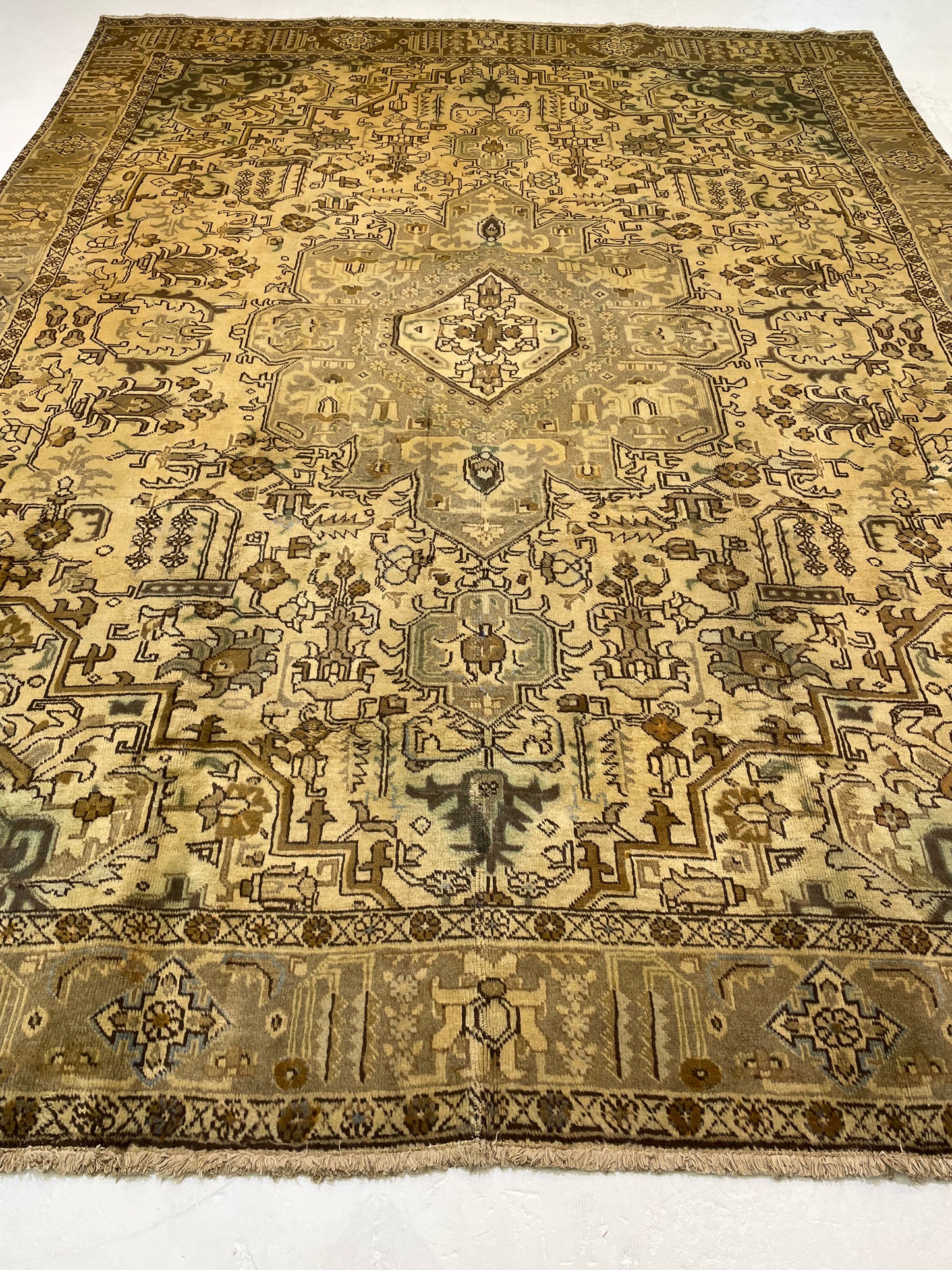 Hand-Knotted Wool Rug Tabriz Khoy 9'2" x 12'8"