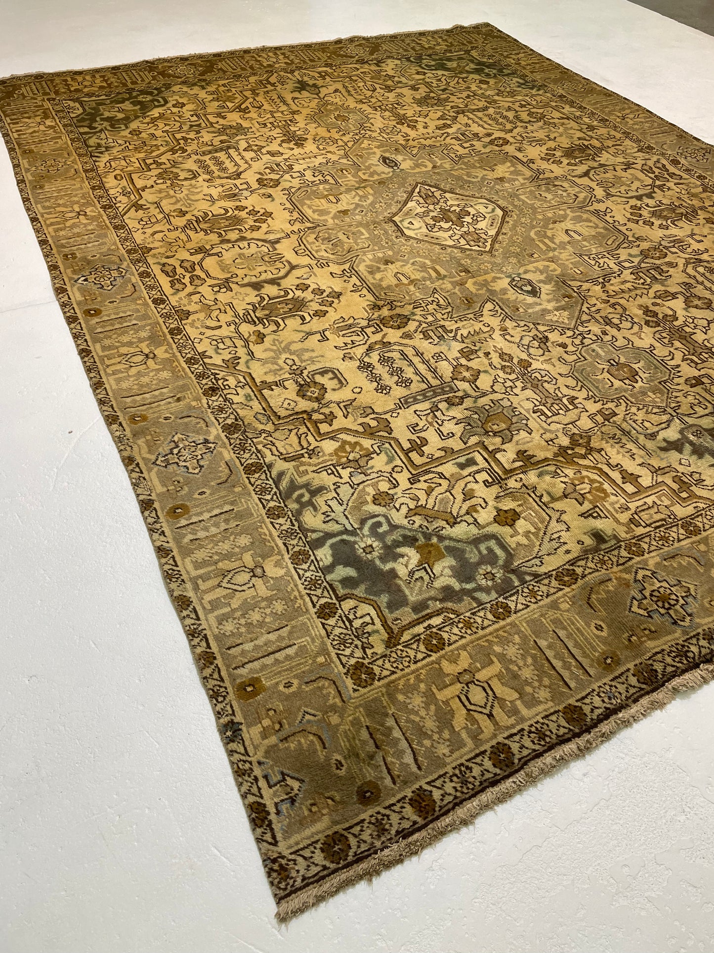 Hand-Knotted Wool Rug Tabriz Khoy 9'2" x 12'8"