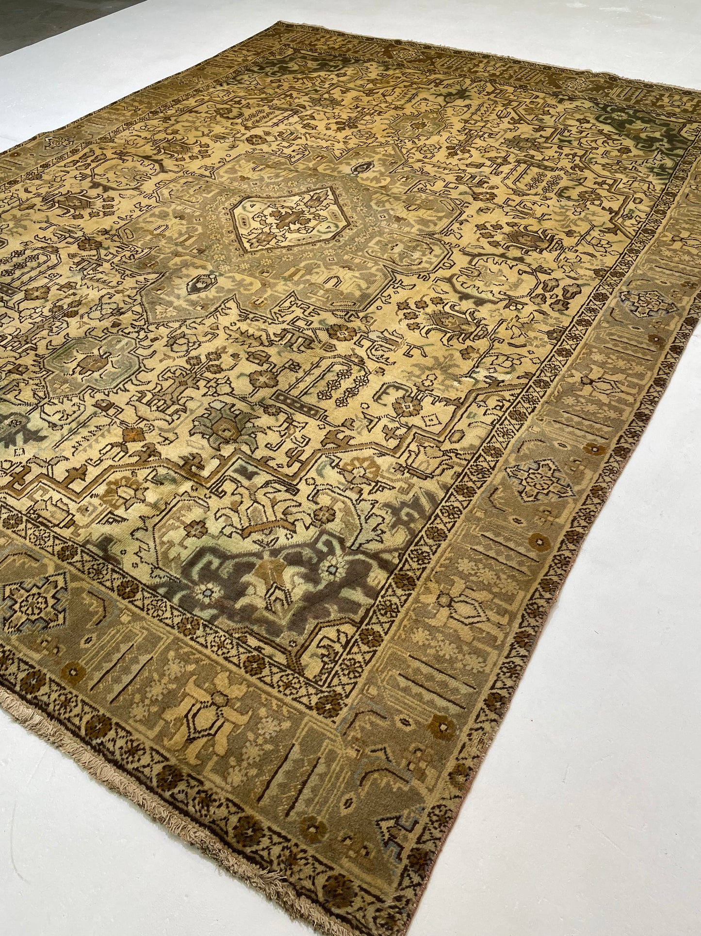 Hand-Knotted Wool Rug Tabriz Khoy 9'2" x 12'8"