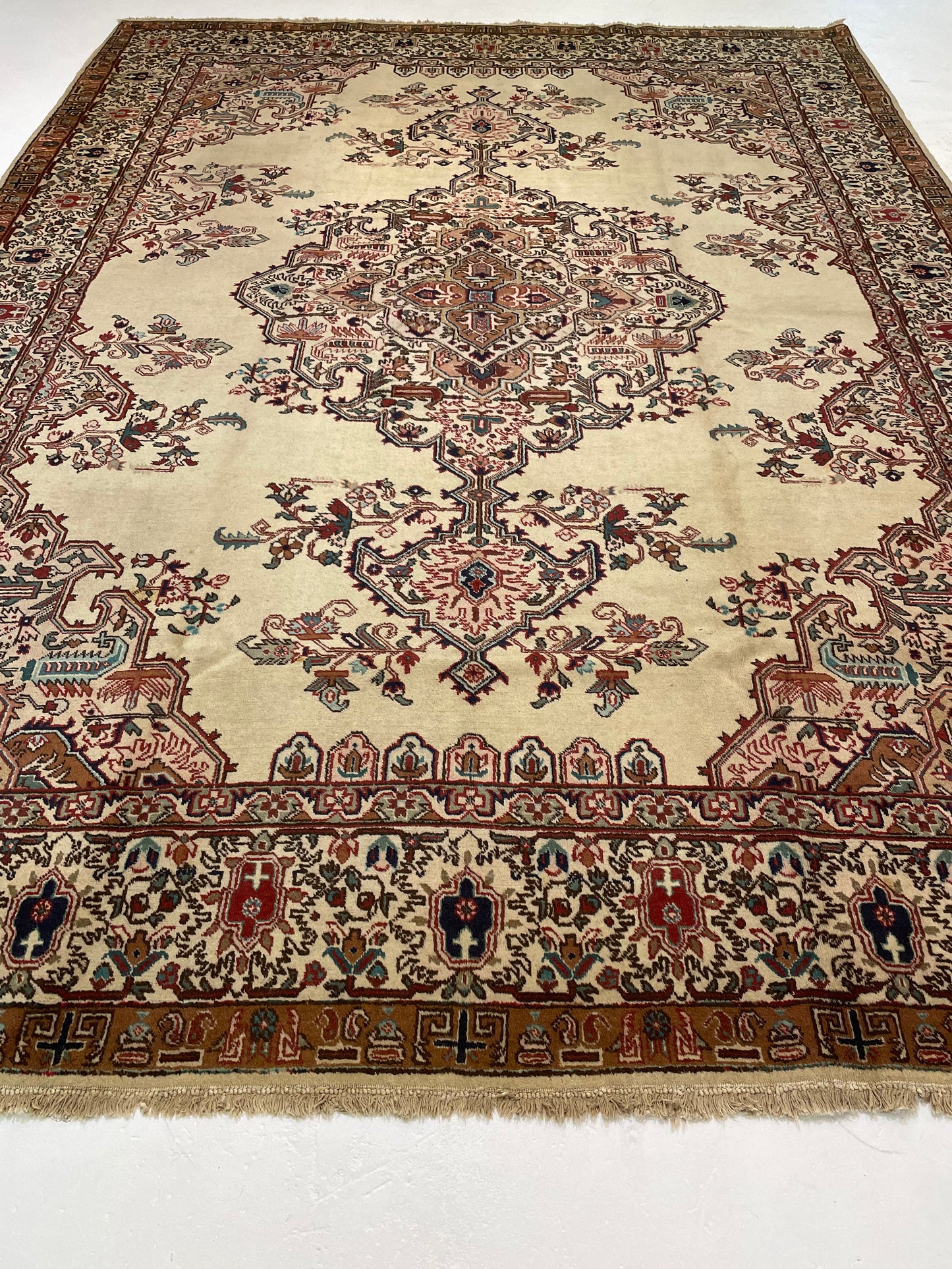 Hand-Knotted Wool Rug Tabriz Khoy 9'9" x 13'2"