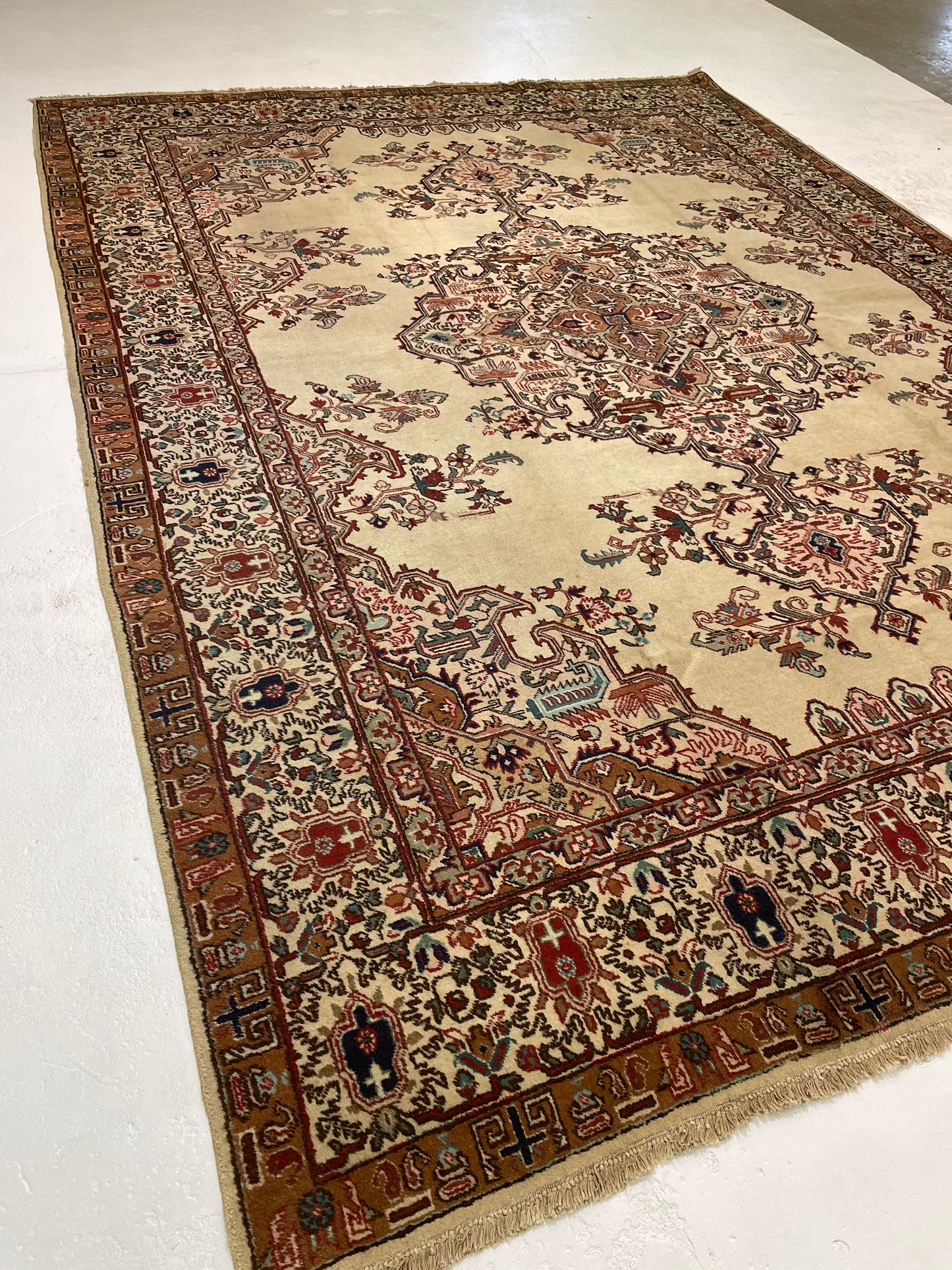 Hand-Knotted Wool Rug Tabriz Khoy 9'9" x 13'2"