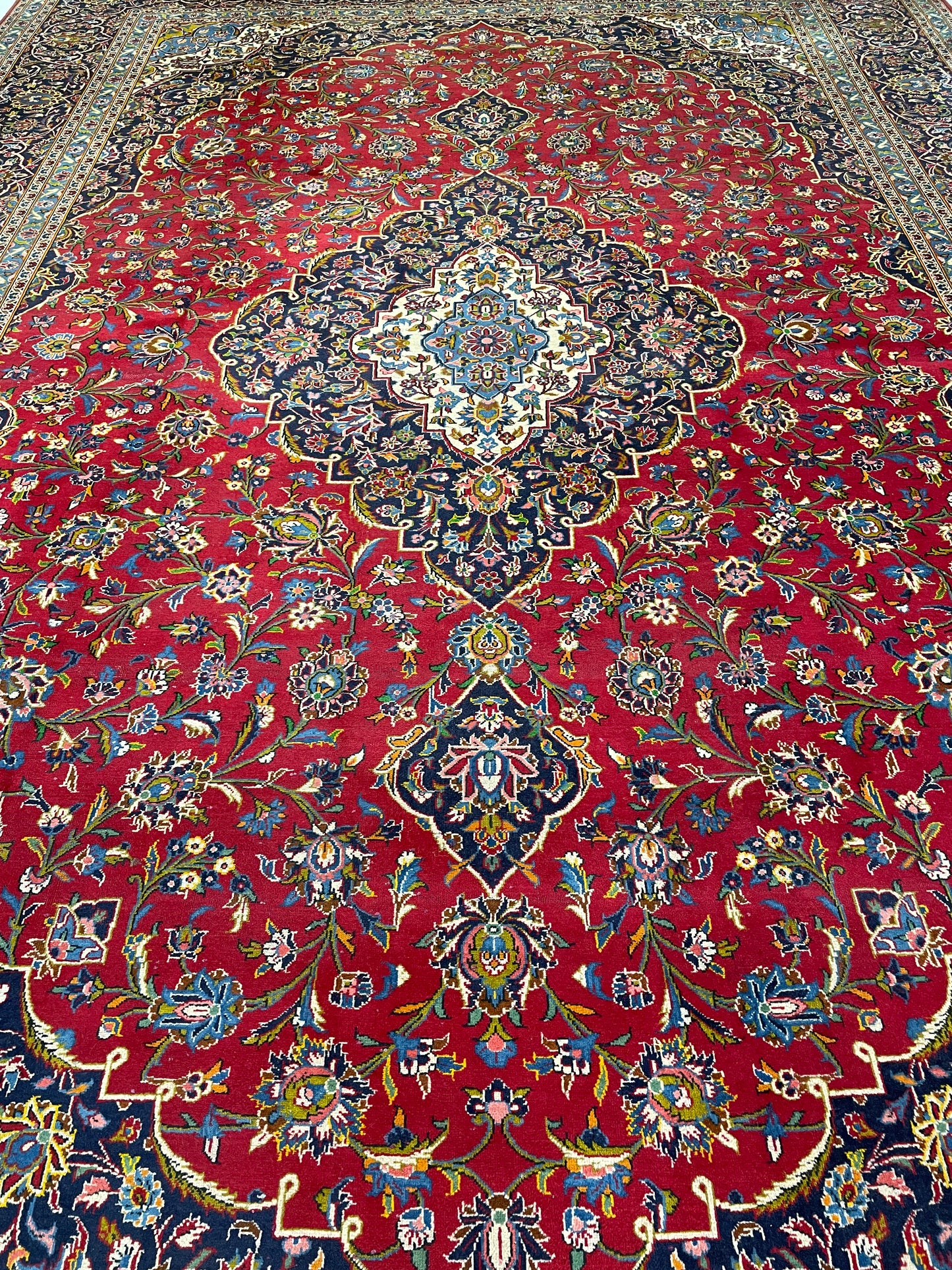 Hand-Knotted Wool Rug Kashan 11'8" x 17'1"