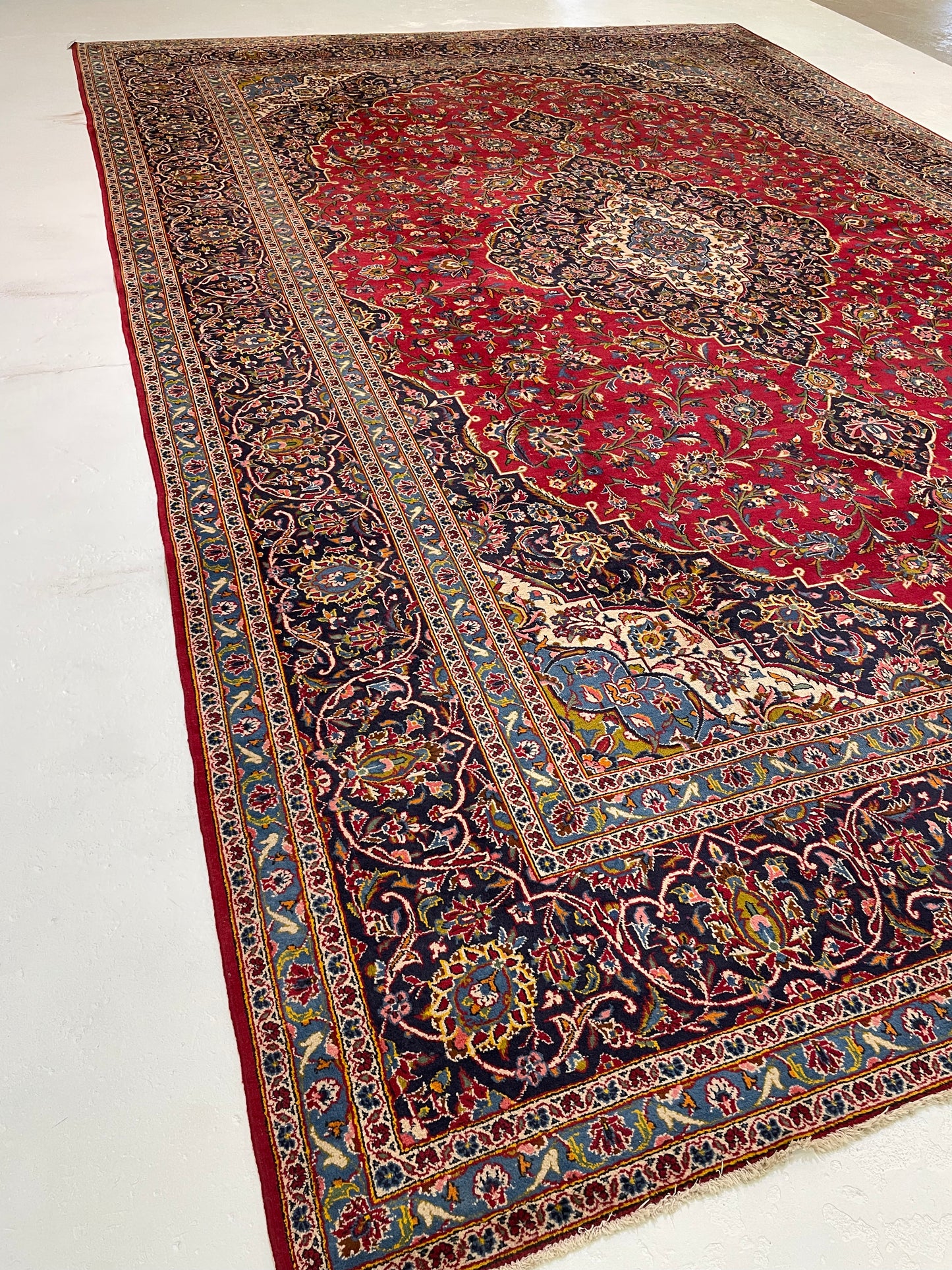 Hand-Knotted Wool Rug Kashan 11'8" x 17'1"